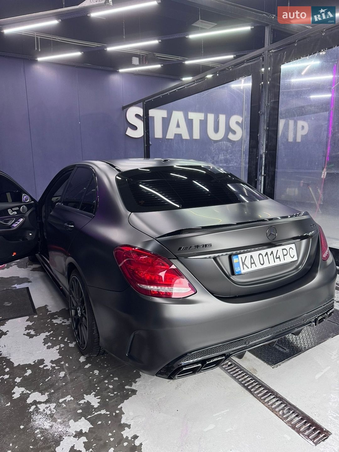 Mercedes-Benz C-Class 2017 VIN 55SWF6EBXHU215175 фото оголошення 12 з 20