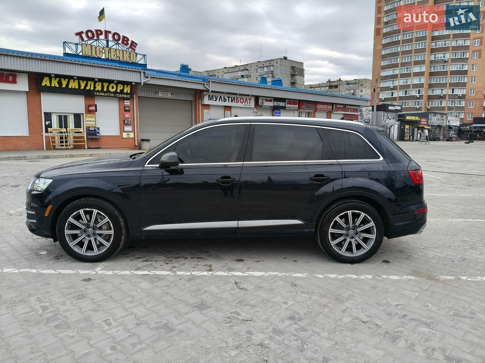 Audi Q7 2016 VIN WA1VAAF75HD035810 фото оголошення 16 з 26