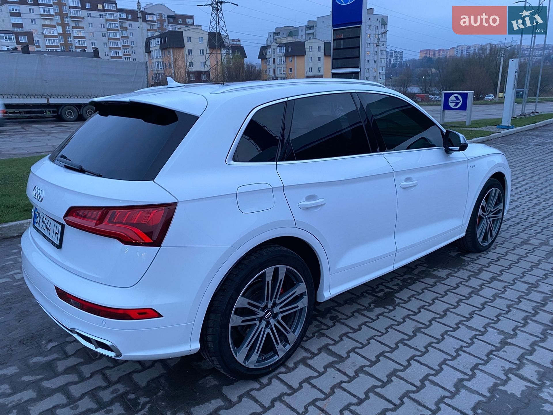 Audi SQ5 2017 VIN WA1A4AFY5J2015623 фото оголошення 46 з 54