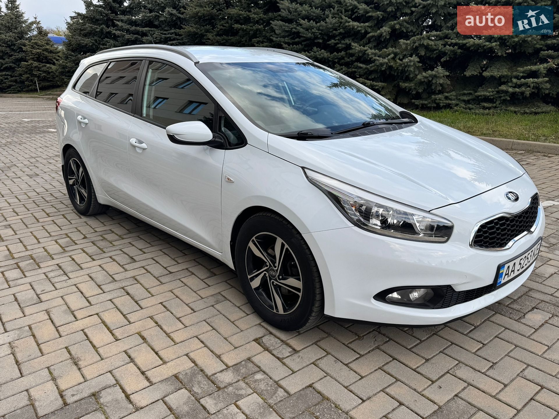 Kia Ceed 2015 VIN U5YHN816BFL134245 фото оголошення 2 з 10