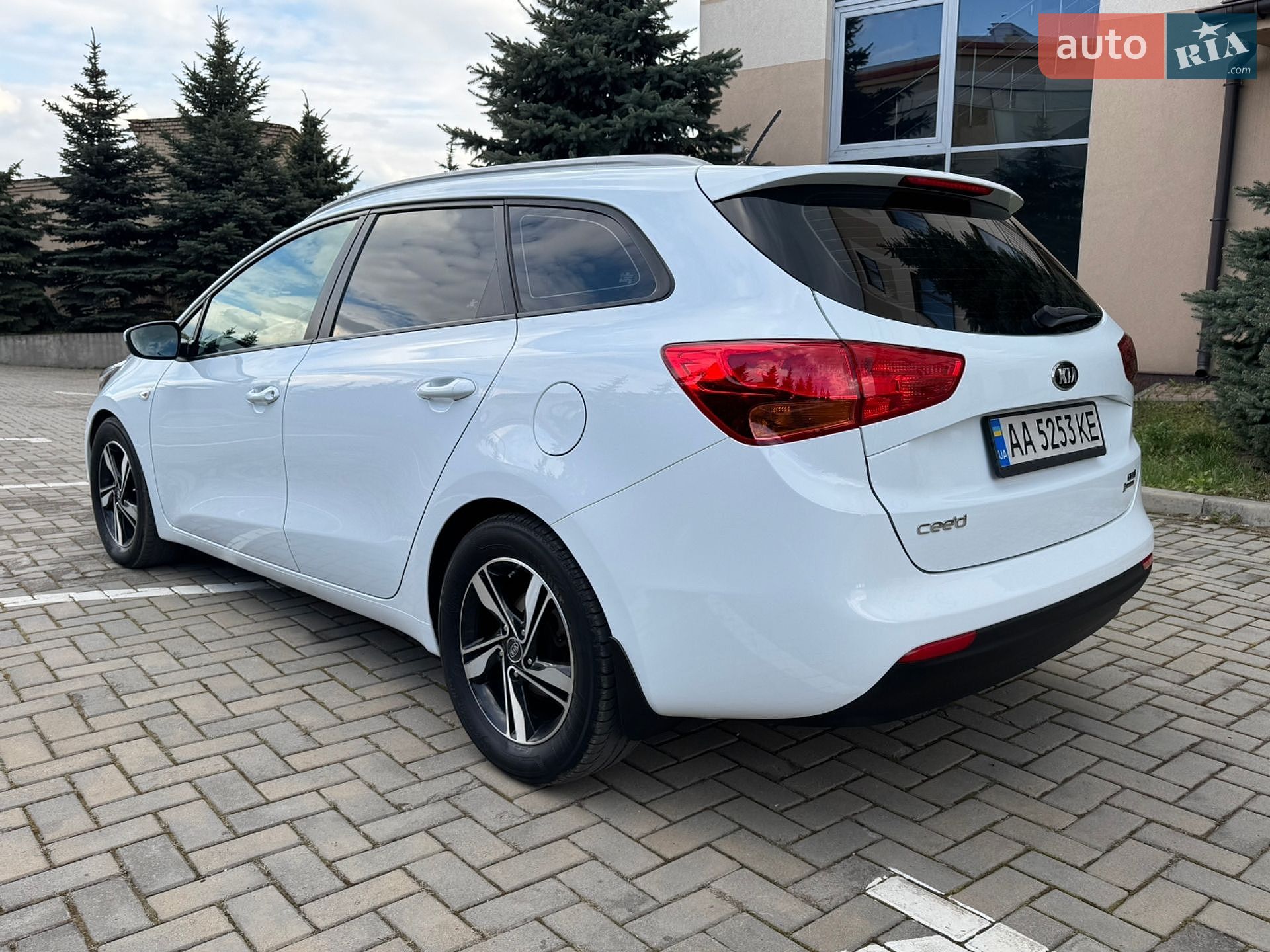 Kia Ceed 2015 VIN U5YHN816BFL134245 фото оголошення 5 з 10