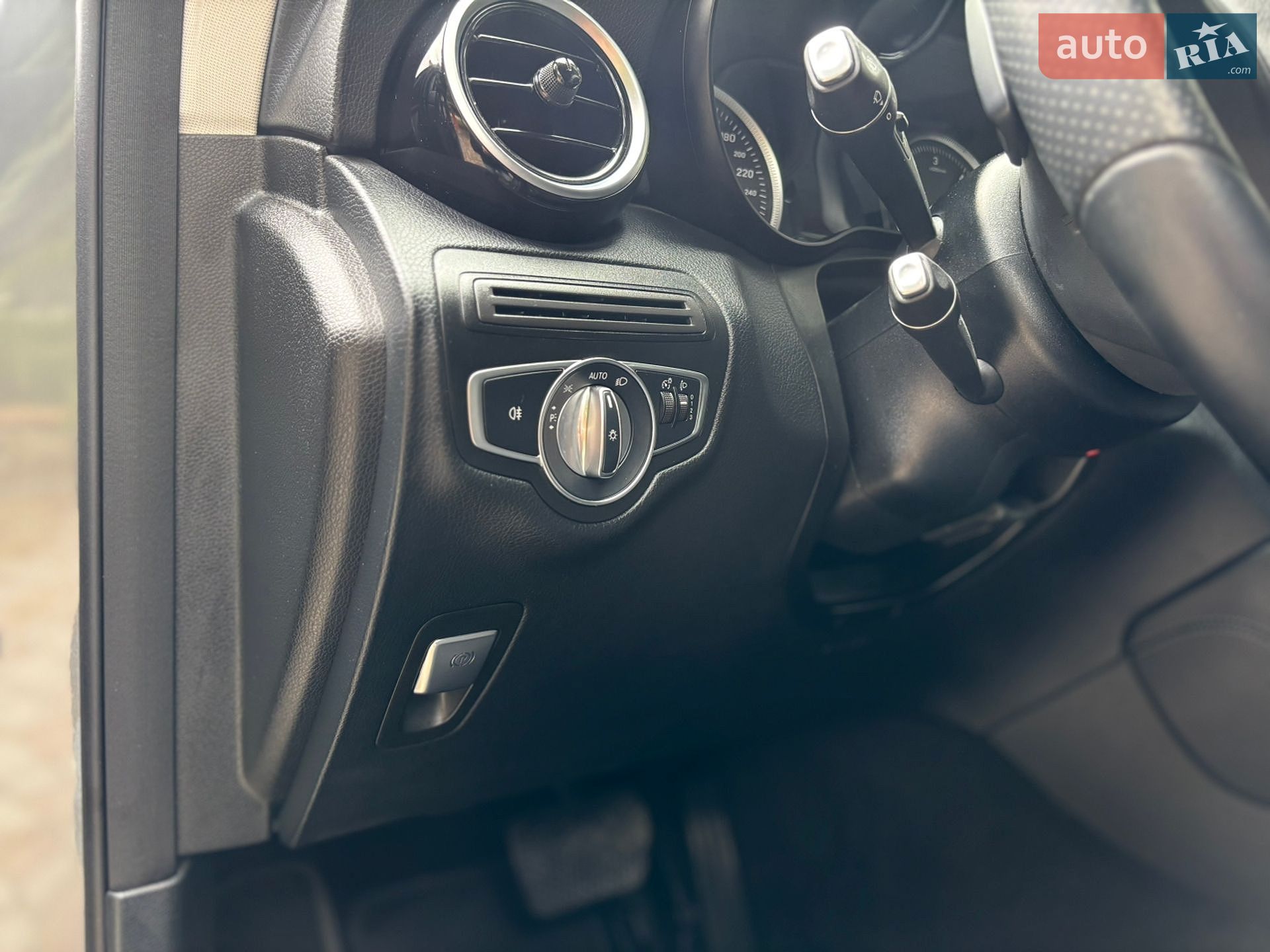 Mercedes-Benz GLC-Class 2017 VIN WDC2539051F265090 фото оголошення 8 з 27