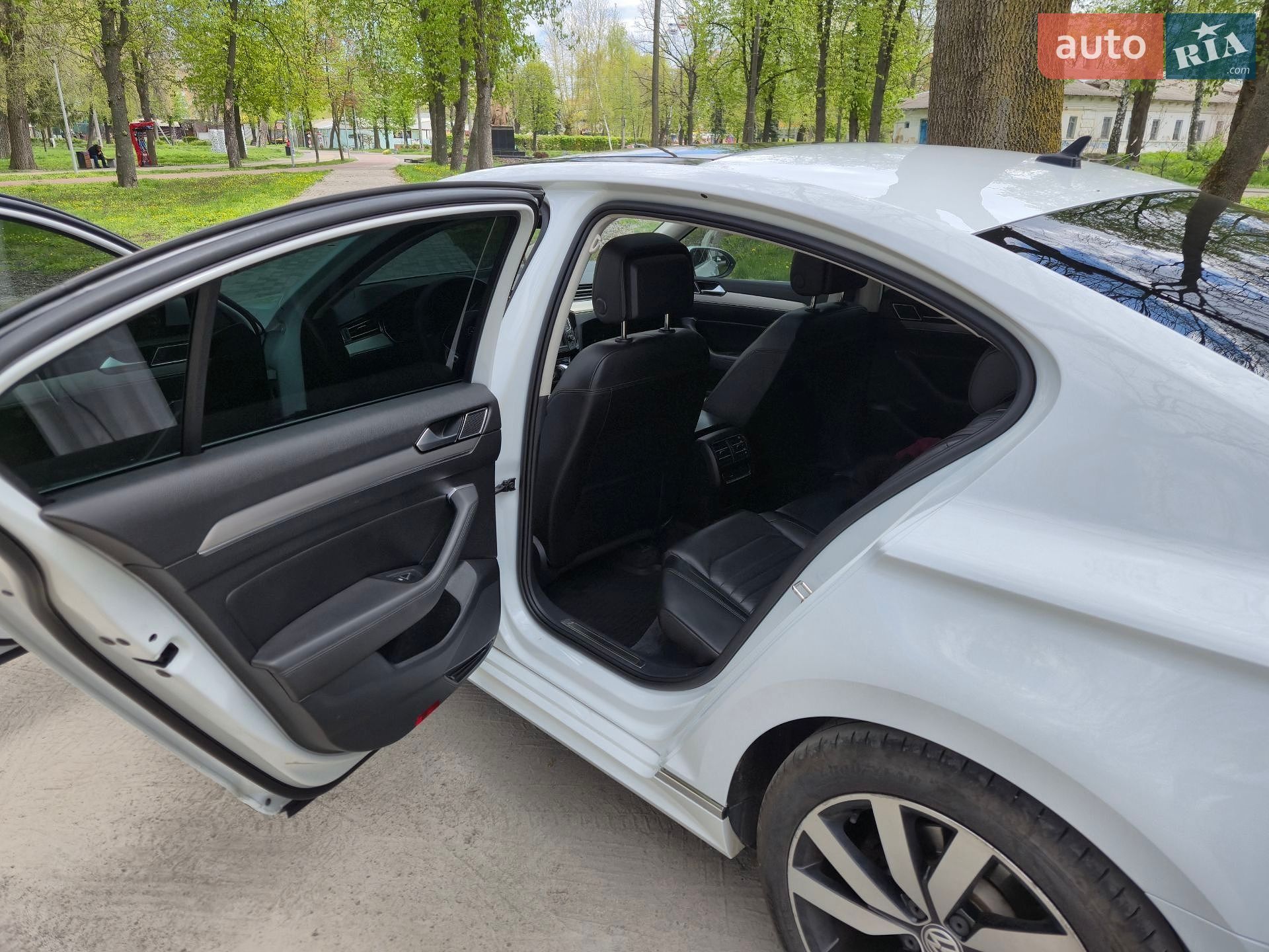 Volkswagen Passat 2016 VIN WVWZZZ3CZGE239996 фото оголошення 13 з 21