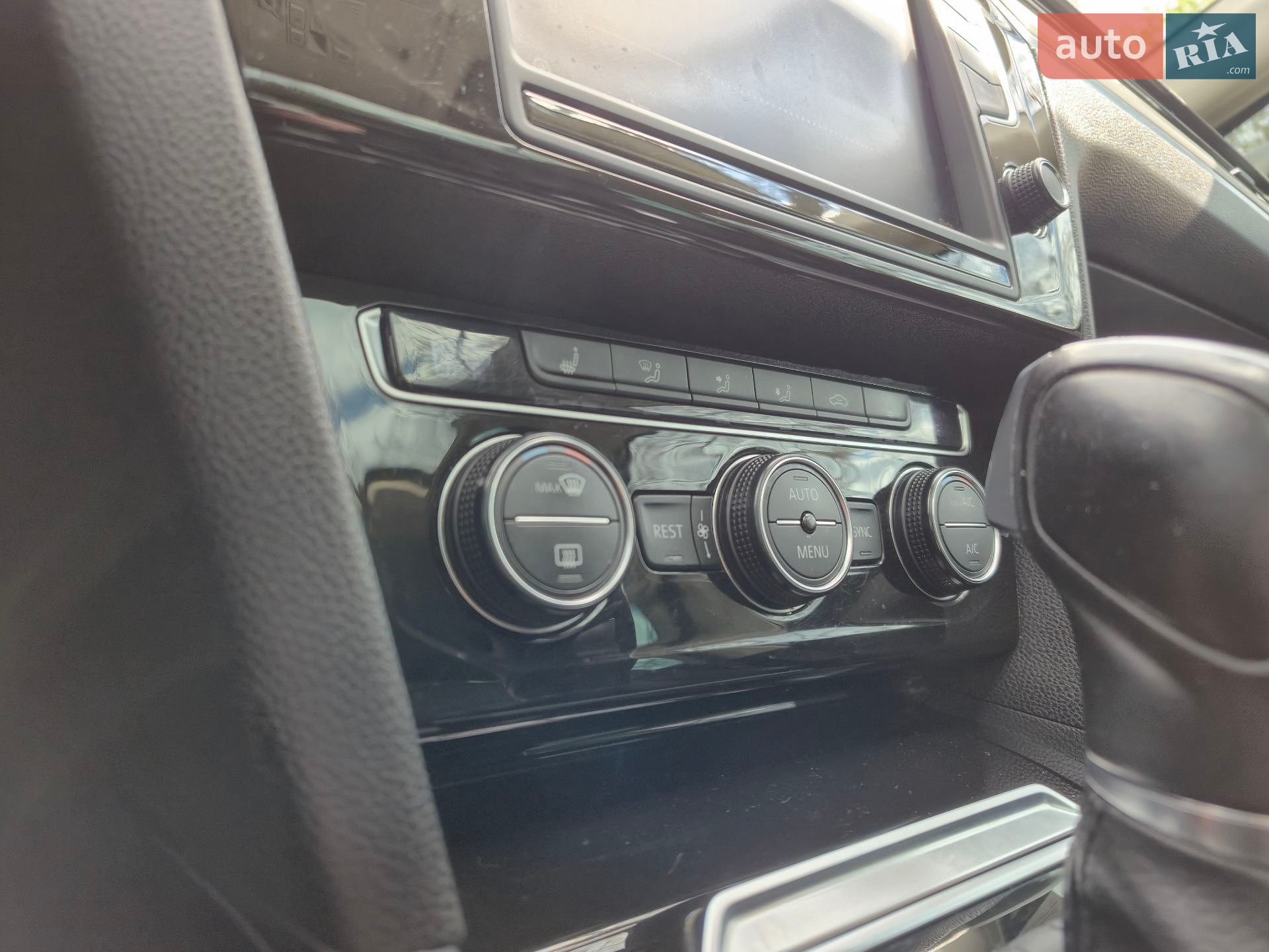 Volkswagen Passat 2016 VIN WVWZZZ3CZGE239996 фото оголошення 17 з 21