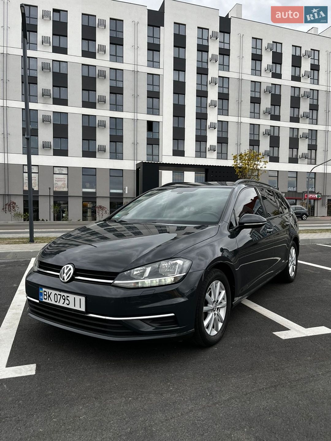 Volkswagen Golf 2017 VIN WVWZZZAUZJP567081 фото оголошення 3 з 53