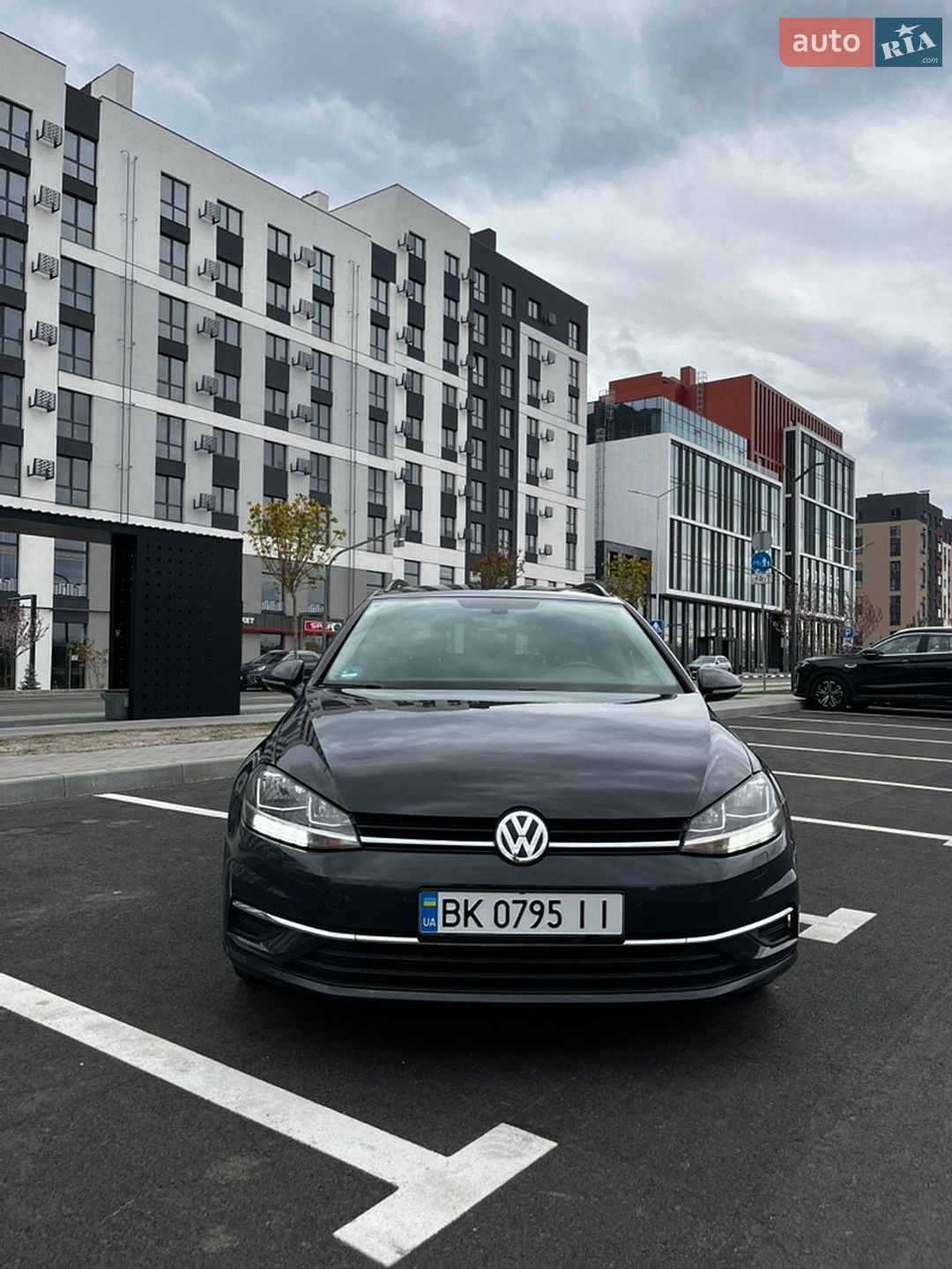 Volkswagen Golf 2017 VIN WVWZZZAUZJP567081 фото оголошення 2 з 53