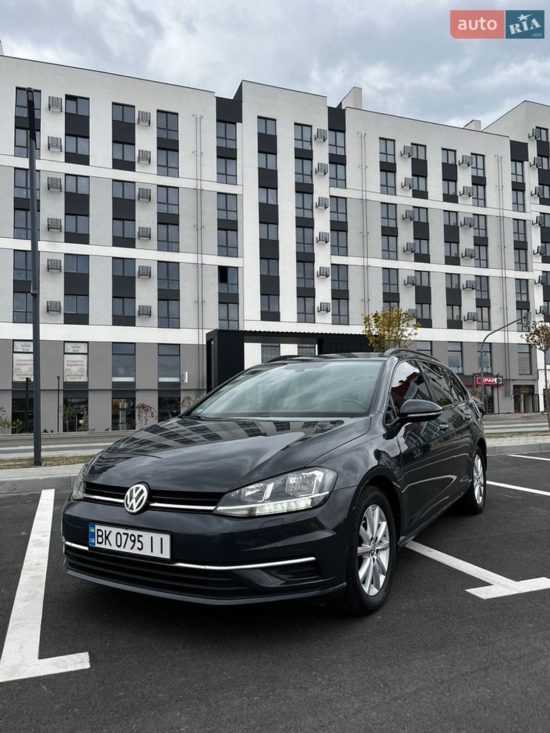 Volkswagen Golf 2017 VIN WVWZZZAUZJP567081 фото оголошення 52 з 53