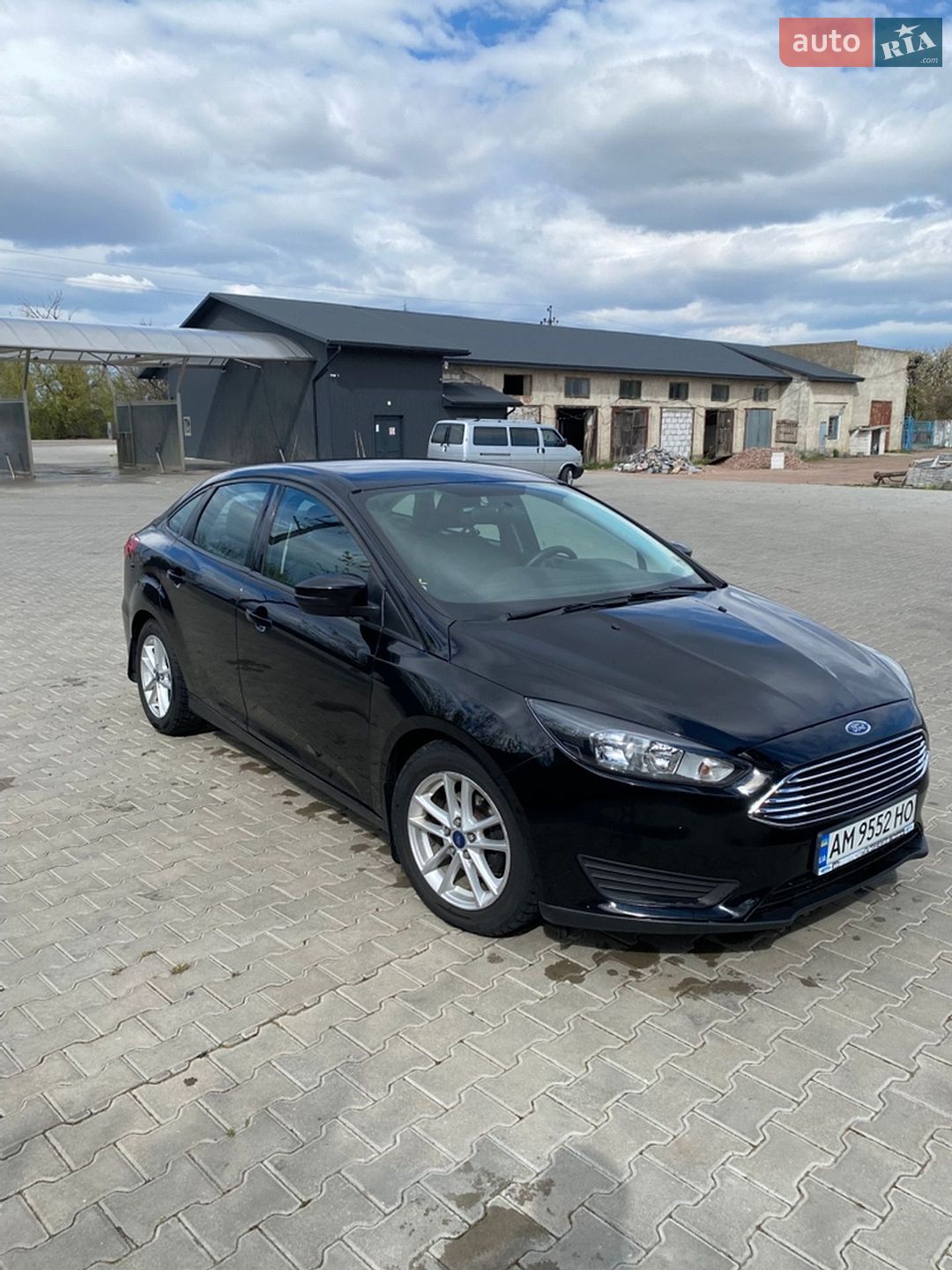 Ford Focus 2016 VIN 1FADP3F29GL379876 фото оголошення 4 з 19