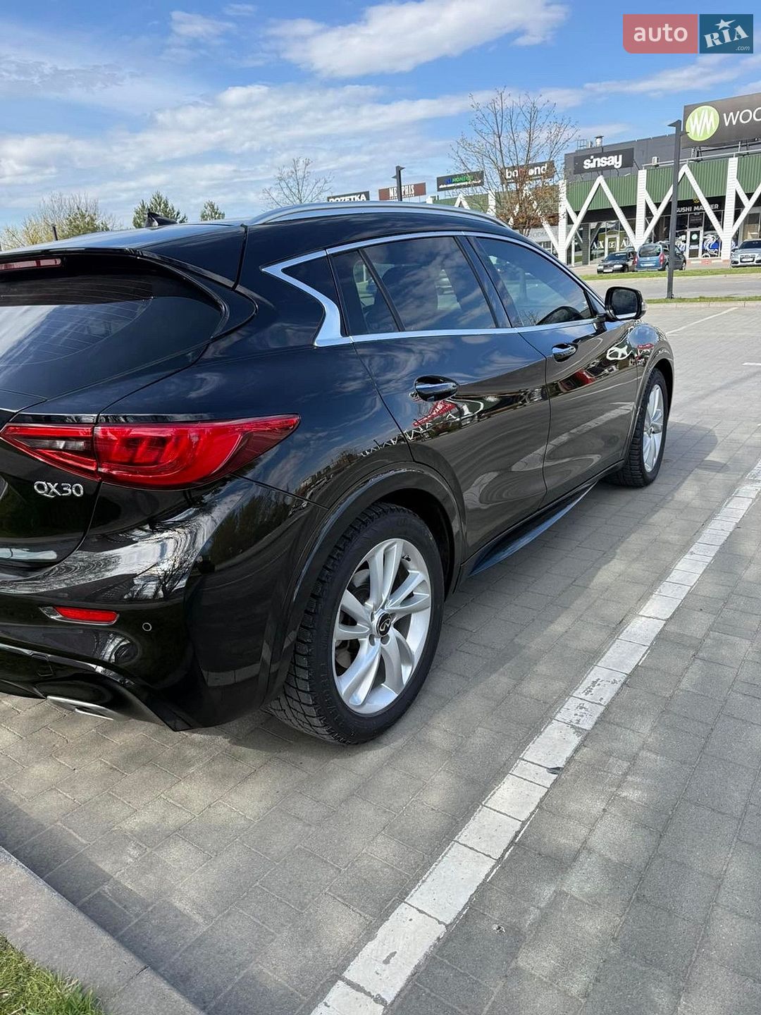 Infiniti QX30 2018 VIN SJKCH5CP3KA009894 фото оголошення 6 з 26