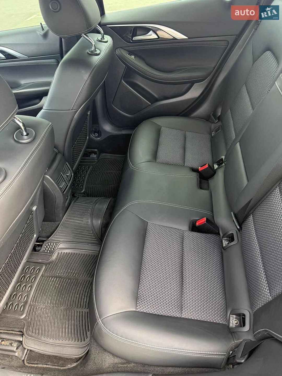 Infiniti QX30 2018 VIN SJKCH5CP3KA009894 фото оголошення 12 з 26