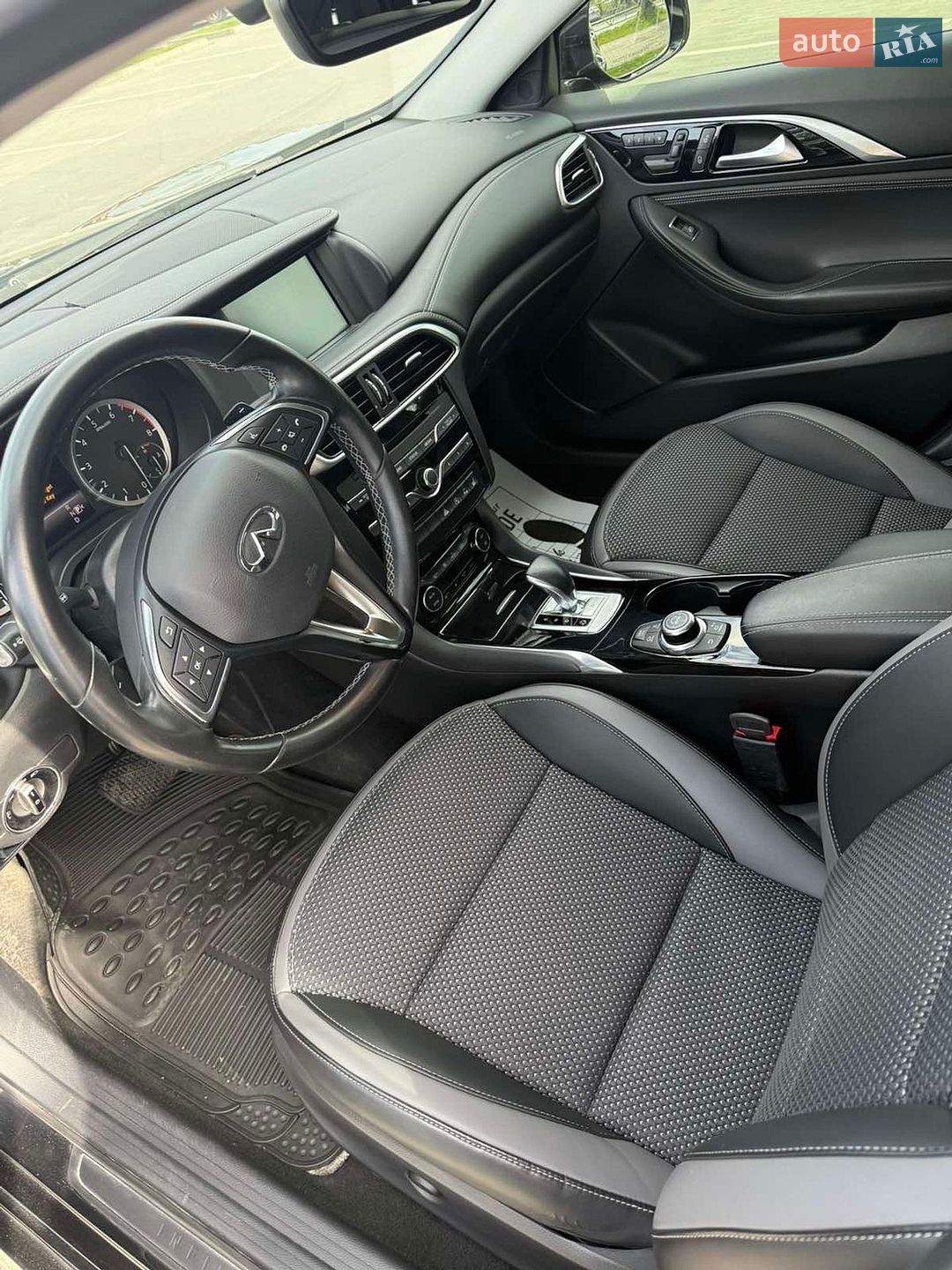 Infiniti QX30 2018 VIN SJKCH5CP3KA009894 фото оголошення 26 з 26