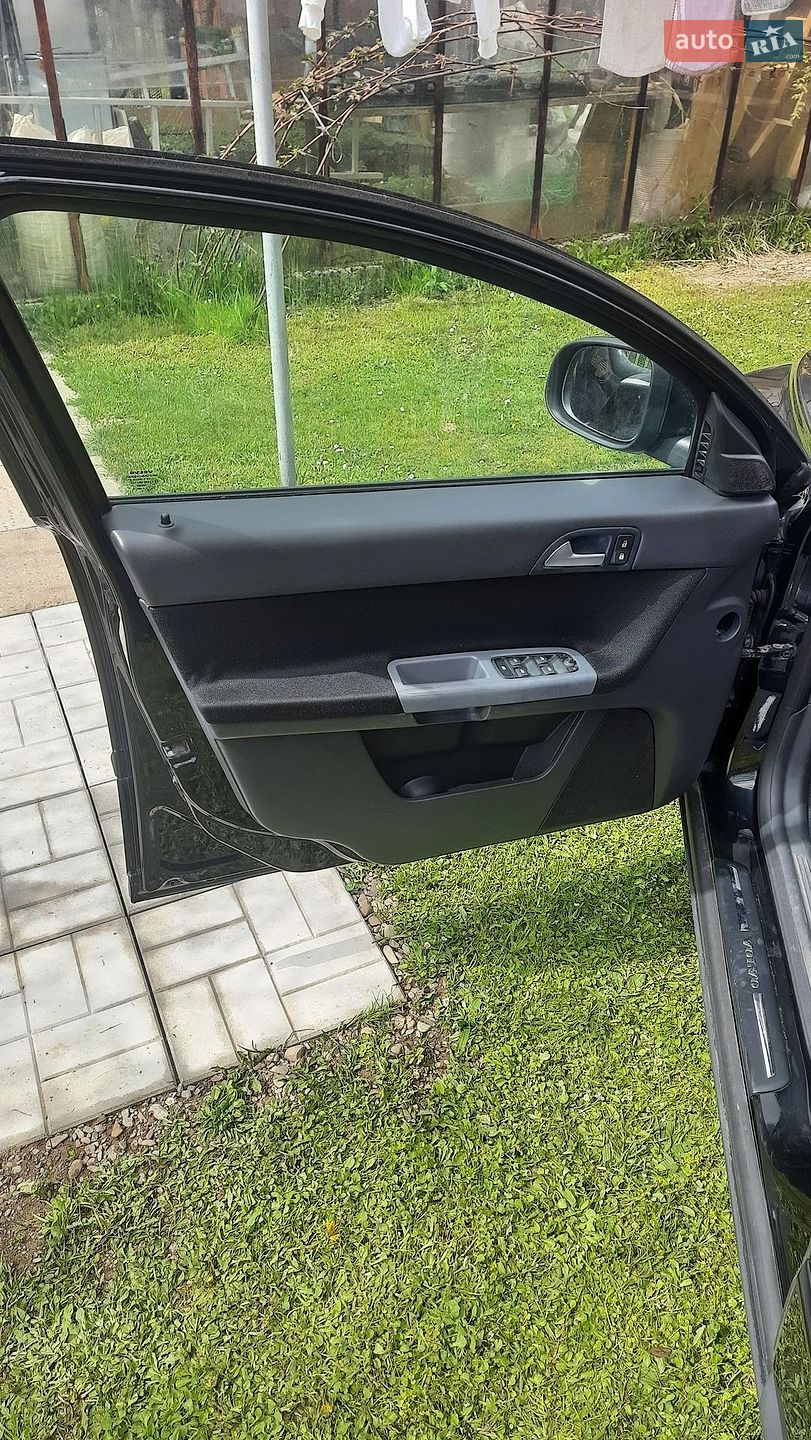 Volvo V50 2011 VIN YV1MW84F1B2634285 фото оголошення 6 з 17