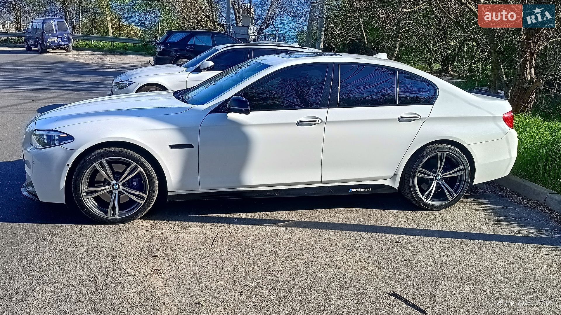 BMW 5 Series 2016 VIN WBAFV3C55GD687805 фото оголошення 27 з 75