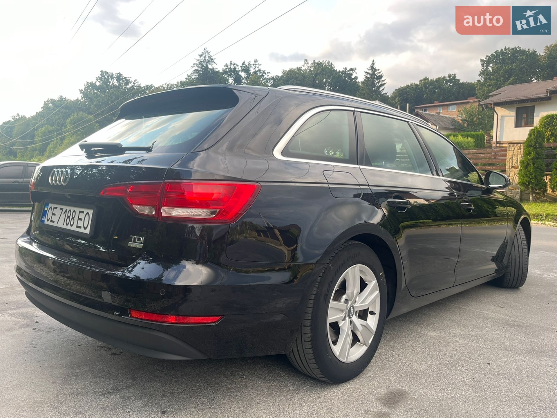 Audi A4 2017 VIN WAUZZZF41JA010654 фото оголошення 6 з 12
