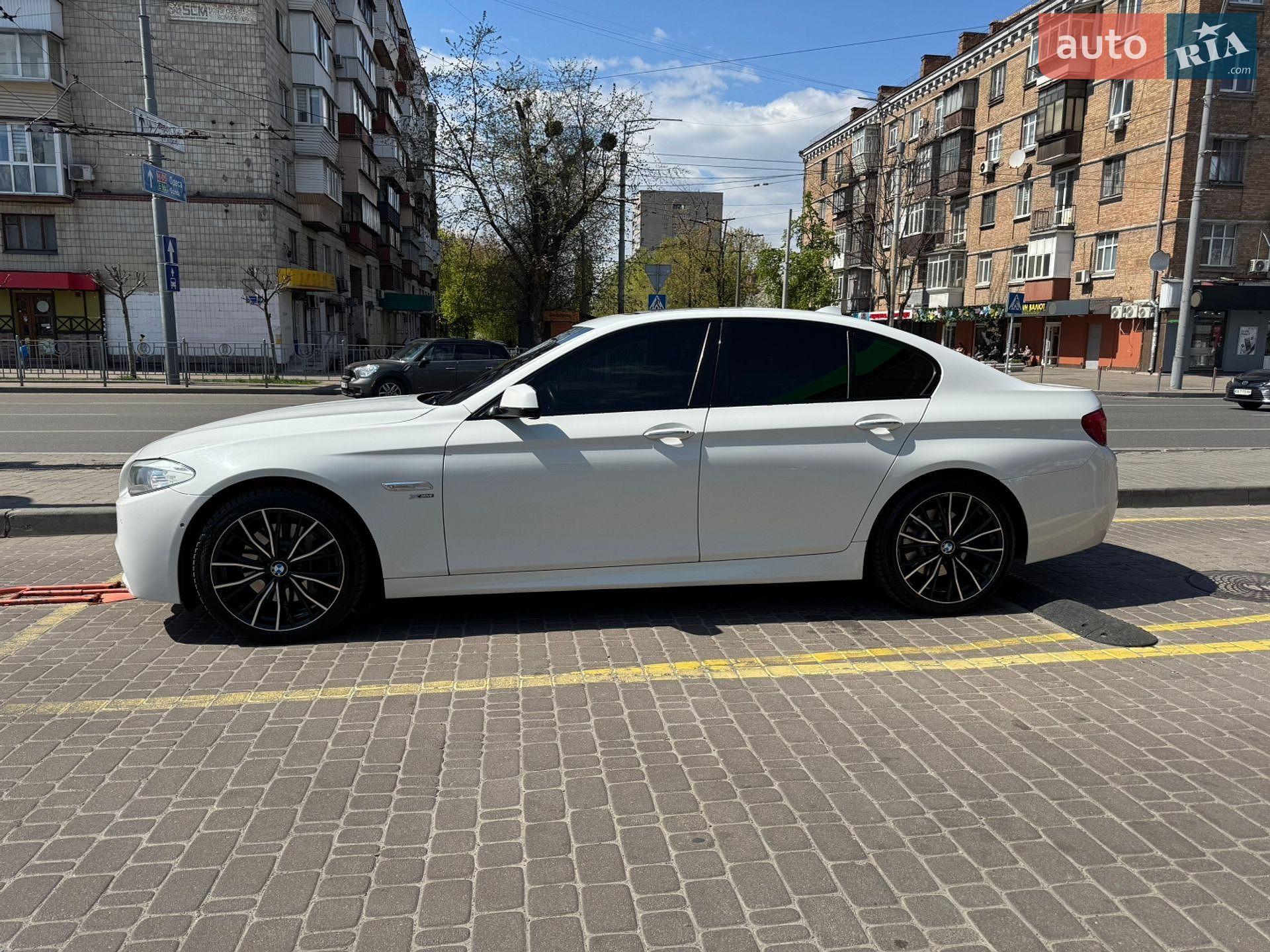 BMW 5 Series 2012 VIN WBAFU7C51CDU62866 фото оголошення 4 з 19