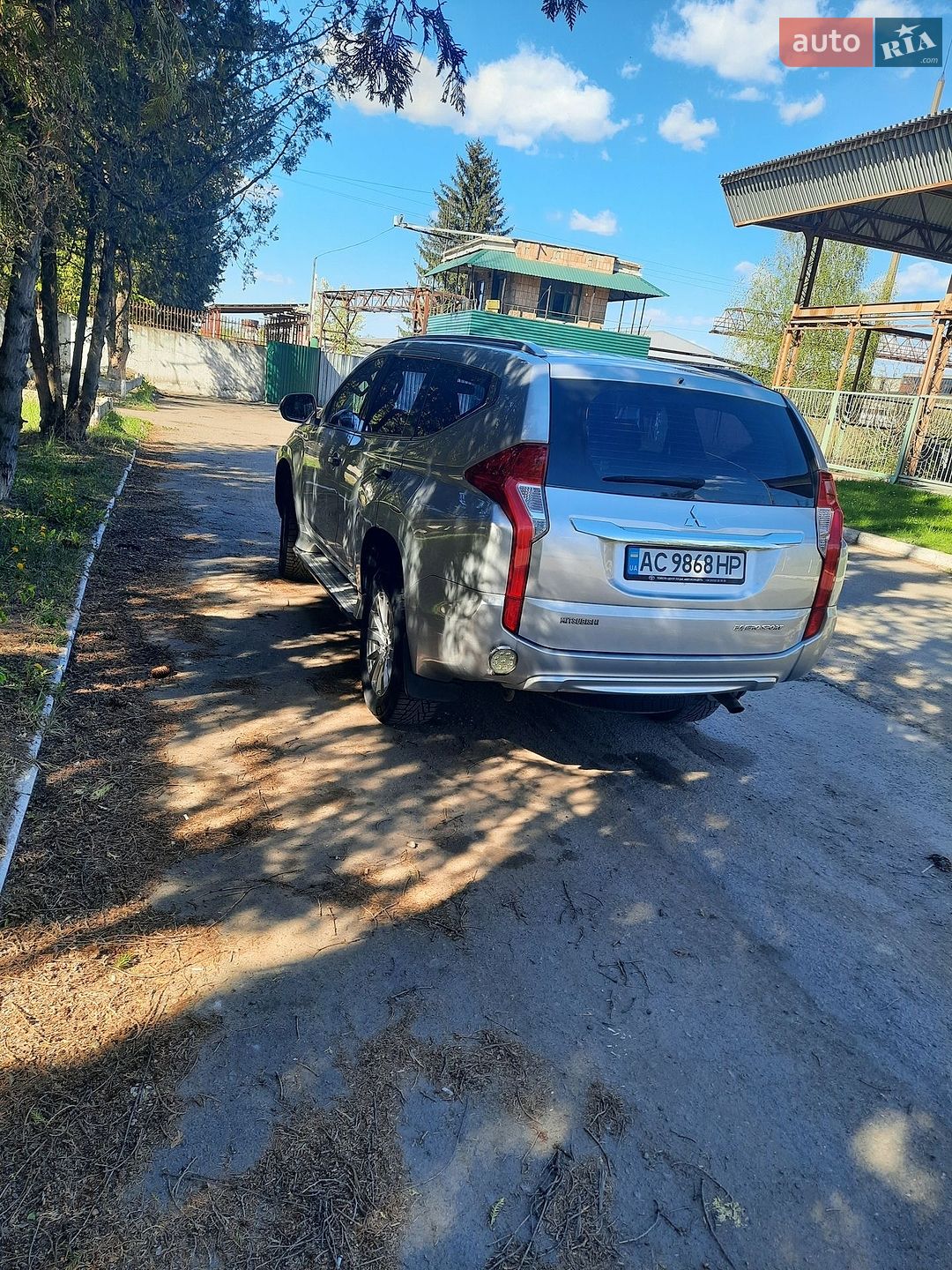 Mitsubishi Pajero Sport 2016 VIN MMCGJKS10GHZ00213 фото оголошення 4 з 15