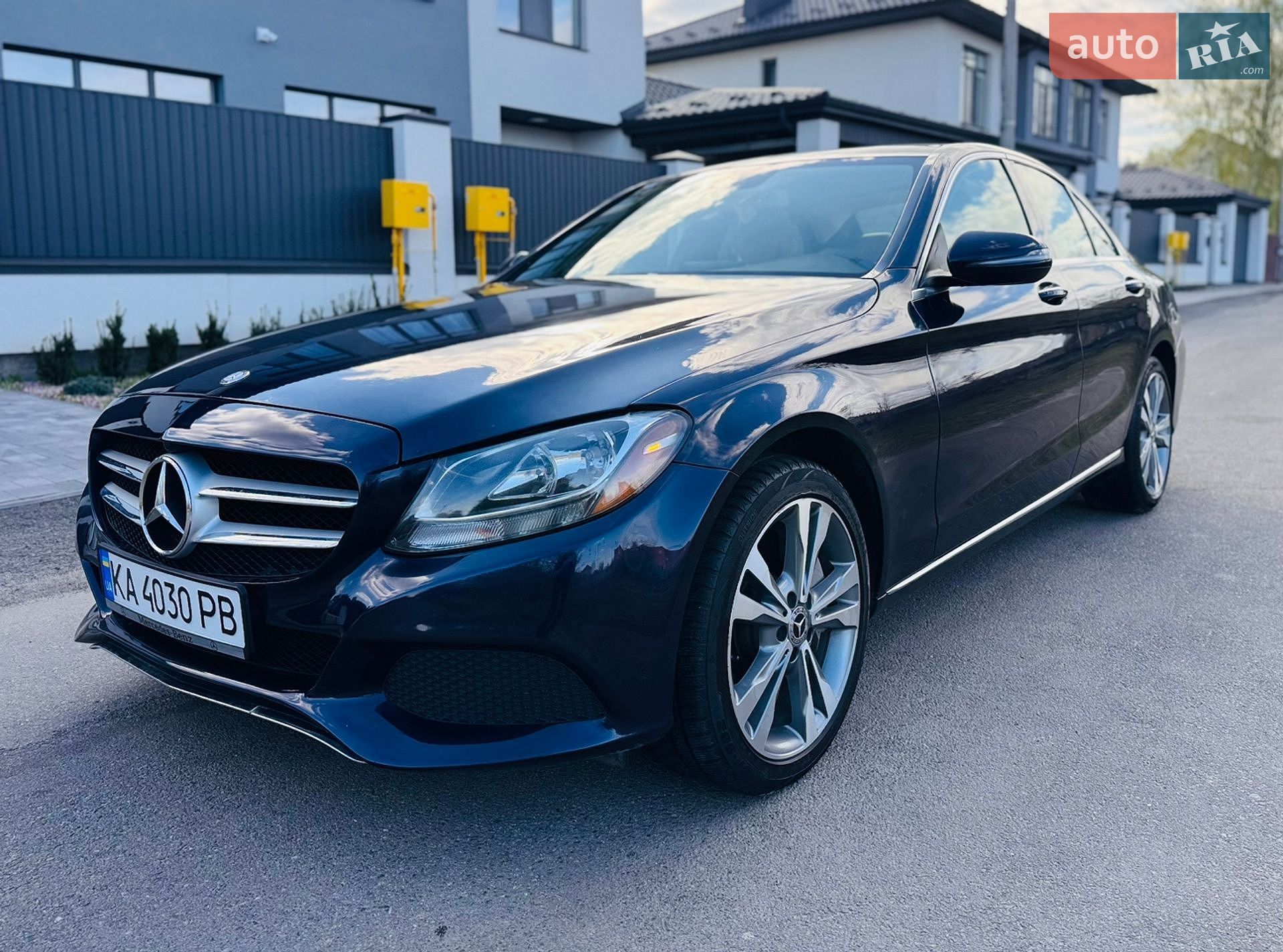Mercedes-Benz C-Class 2016 VIN 55SWF4KB1HU195309 фото оголошення 2 з 34
