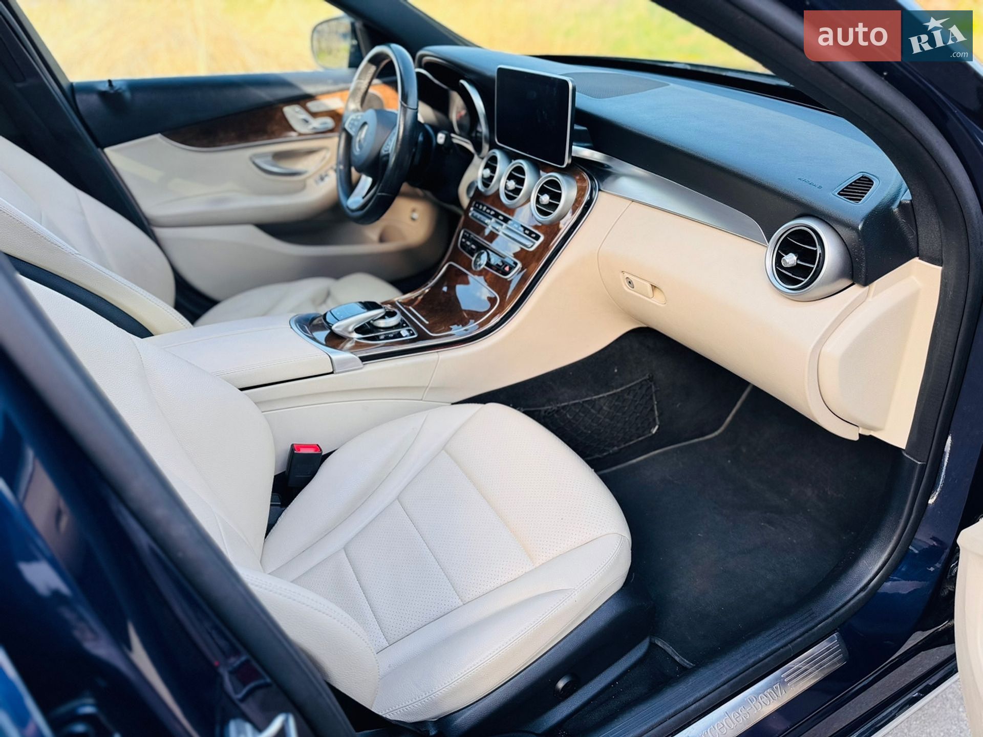 Mercedes-Benz C-Class 2016 VIN 55SWF4KB1HU195309 фото оголошення 16 з 34