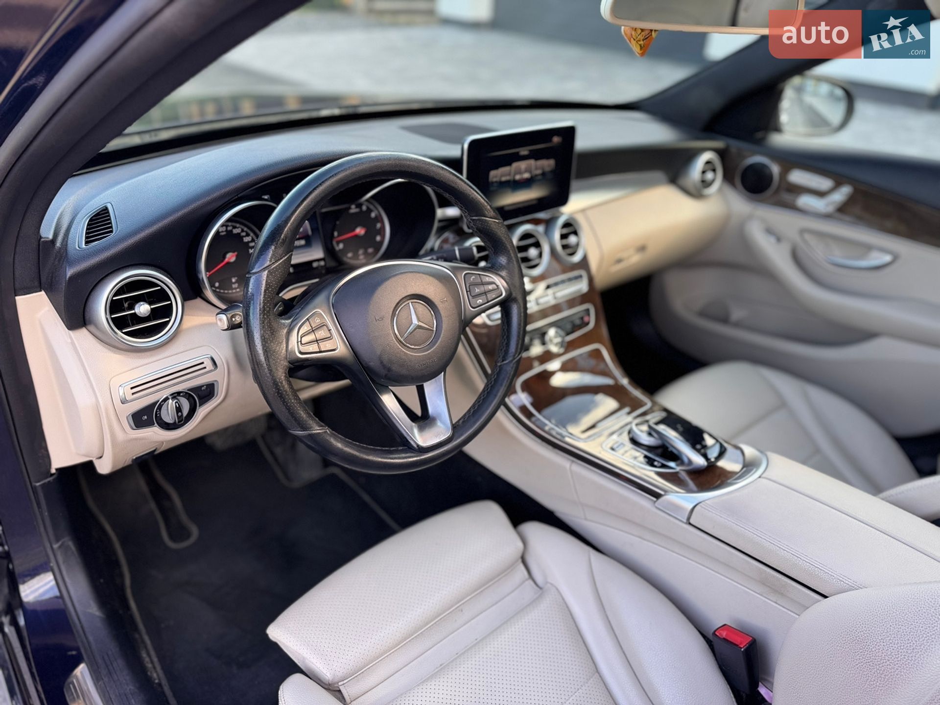 Mercedes-Benz C-Class 2016 VIN 55SWF4KB1HU195309 фото оголошення 22 з 34