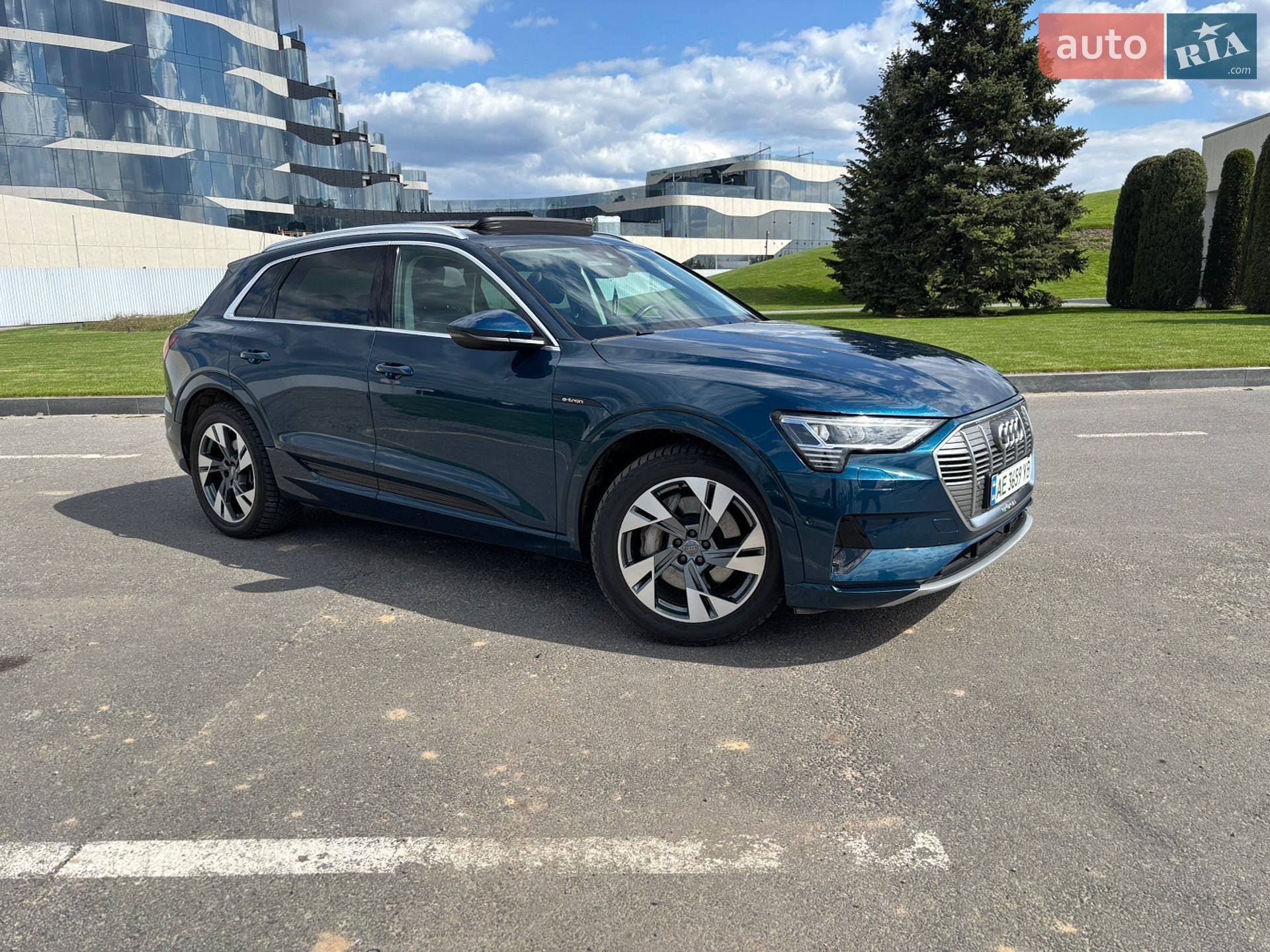 Audi e-tron 2019 VIN WAUZZZGE5LB016512 фото оголошення 75 з 130