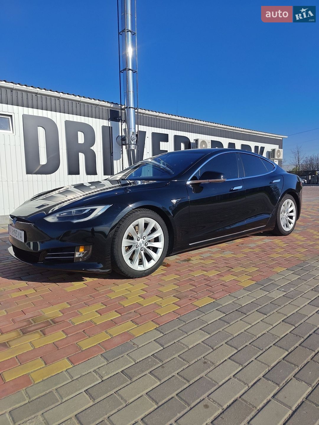 Tesla Model S 2017 VIN 5YJSA1E17HF232749 фото оголошення 3 з 20