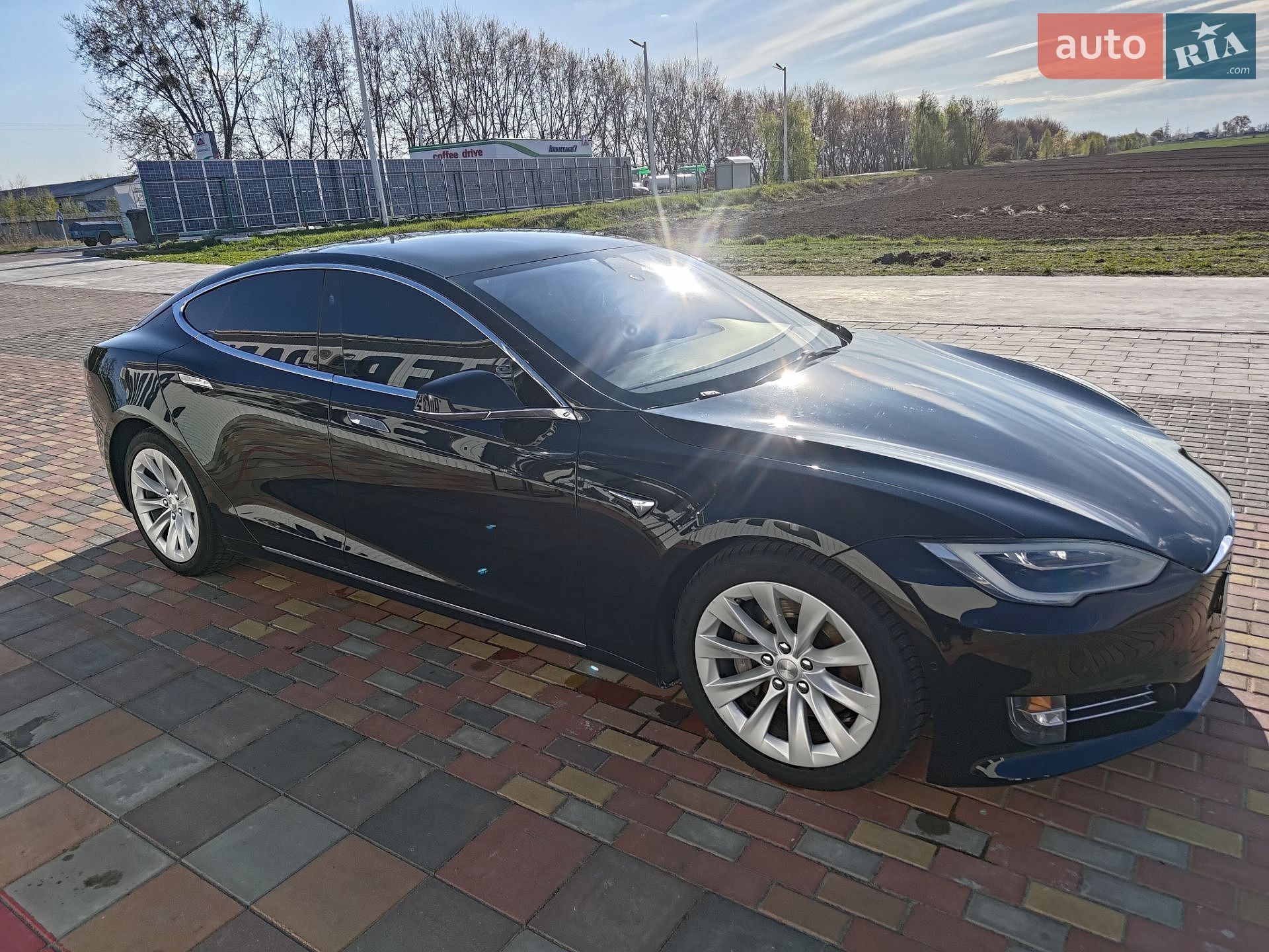 Tesla Model S 2017 VIN 5YJSA1E17HF232749 фото оголошення 7 з 20