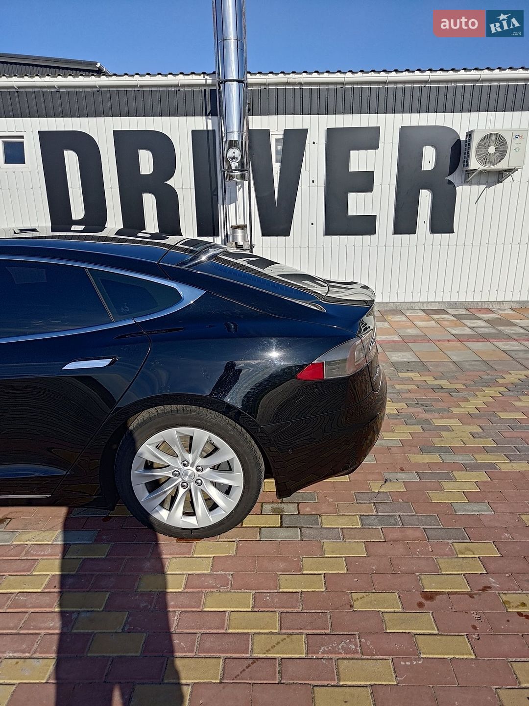 Tesla Model S 2017 VIN 5YJSA1E17HF232749 фото оголошення 16 з 20