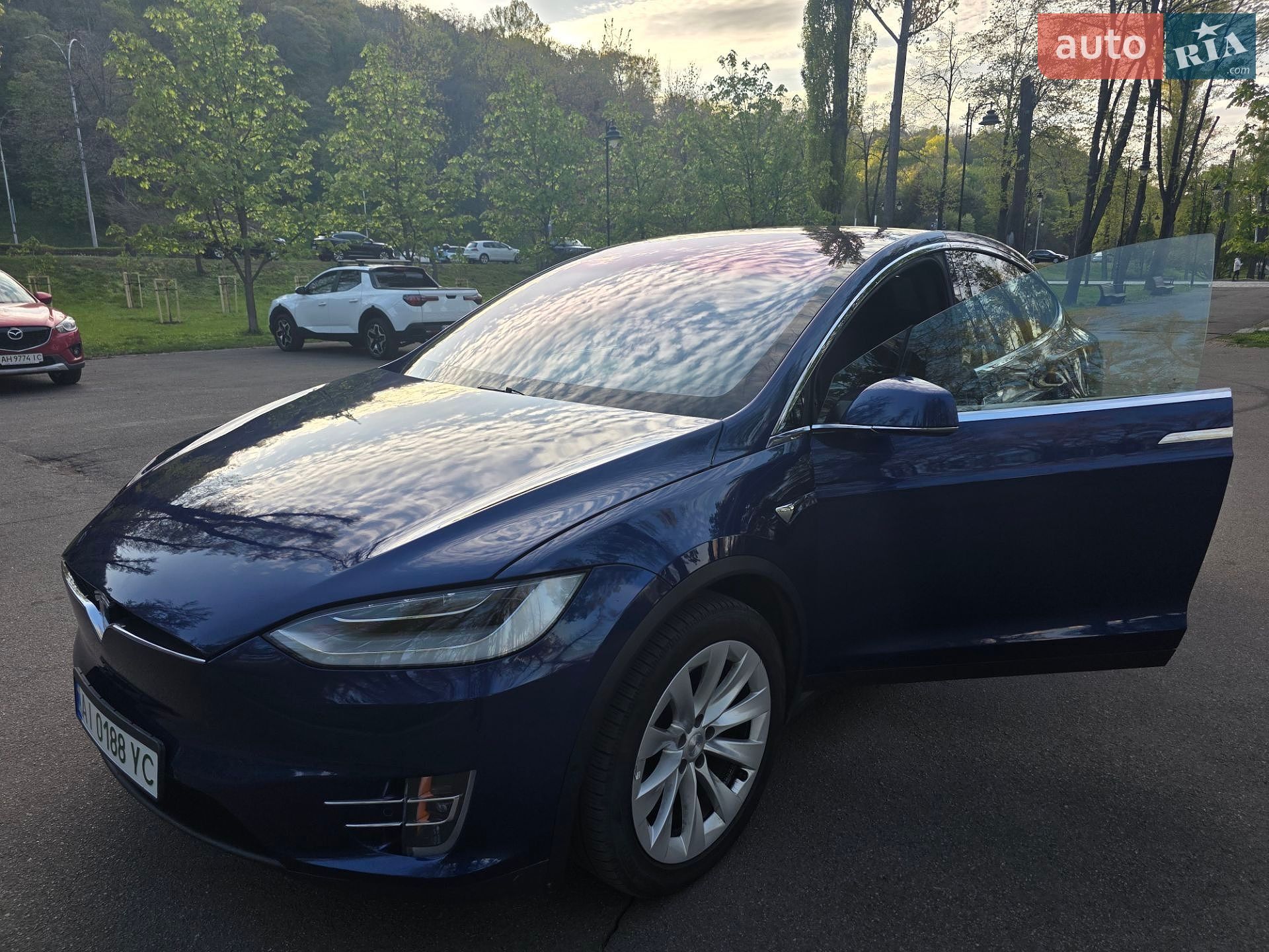 Tesla Model X 2020 VIN 5YJXCDE20LF248648 фото оголошення 4 з 13