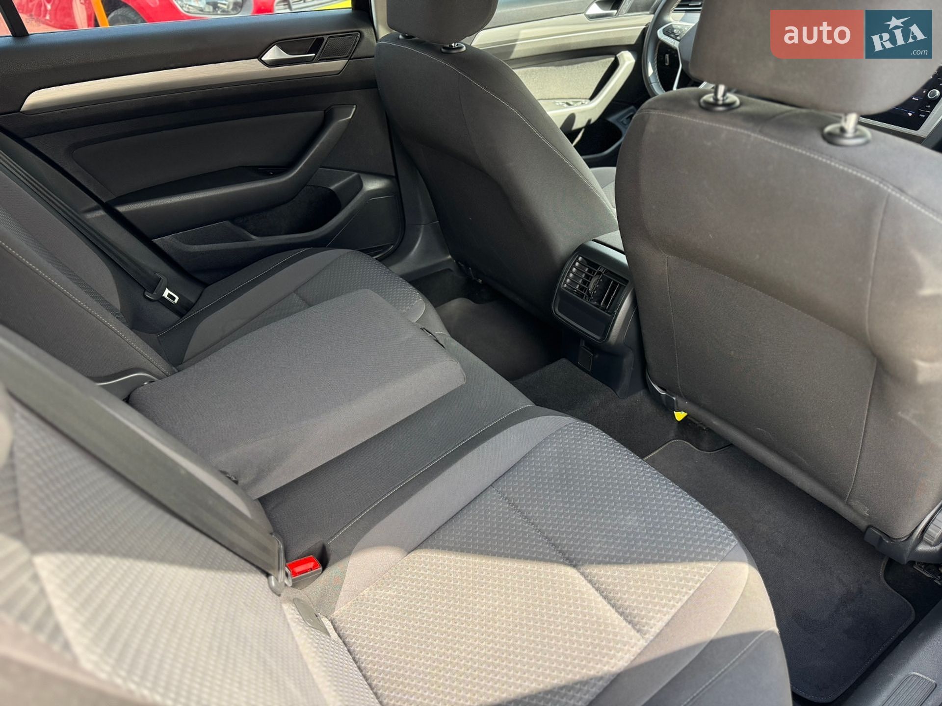 Volkswagen Passat 2021 VIN WVWZZZ3CZME064479 фото оголошення 15 з 45