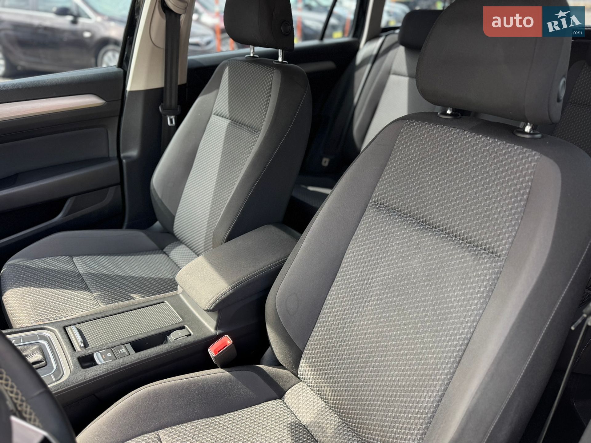 Volkswagen Passat 2021 VIN WVWZZZ3CZME064479 фото оголошення 12 з 45