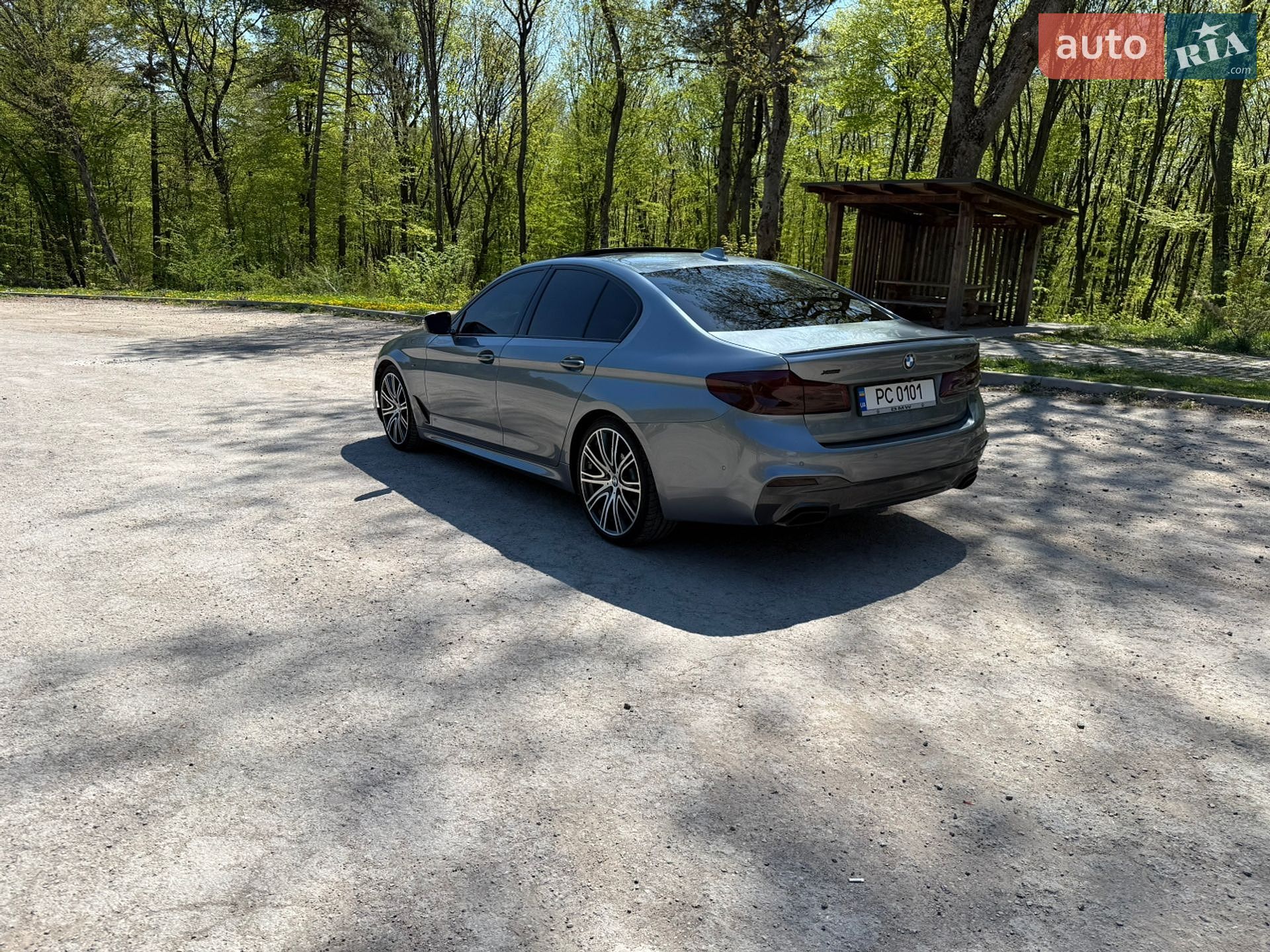 BMW 5 Series 2018 VIN WBAJD51060BL19442 фото оголошення 2 з 61
