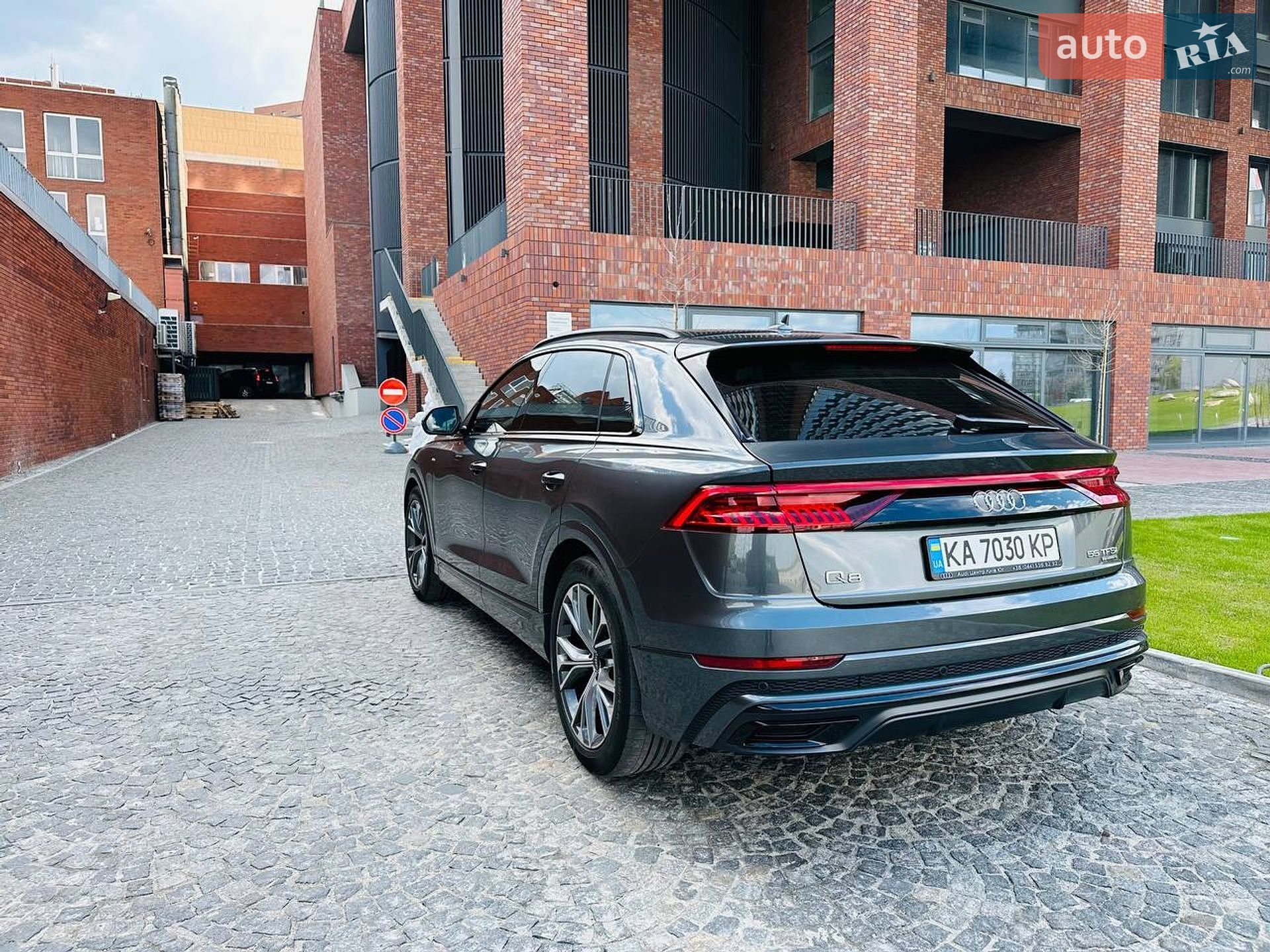 Audi Q8 2023 VIN WAUZZZF11PD035518 фото оголошення 4 з 56