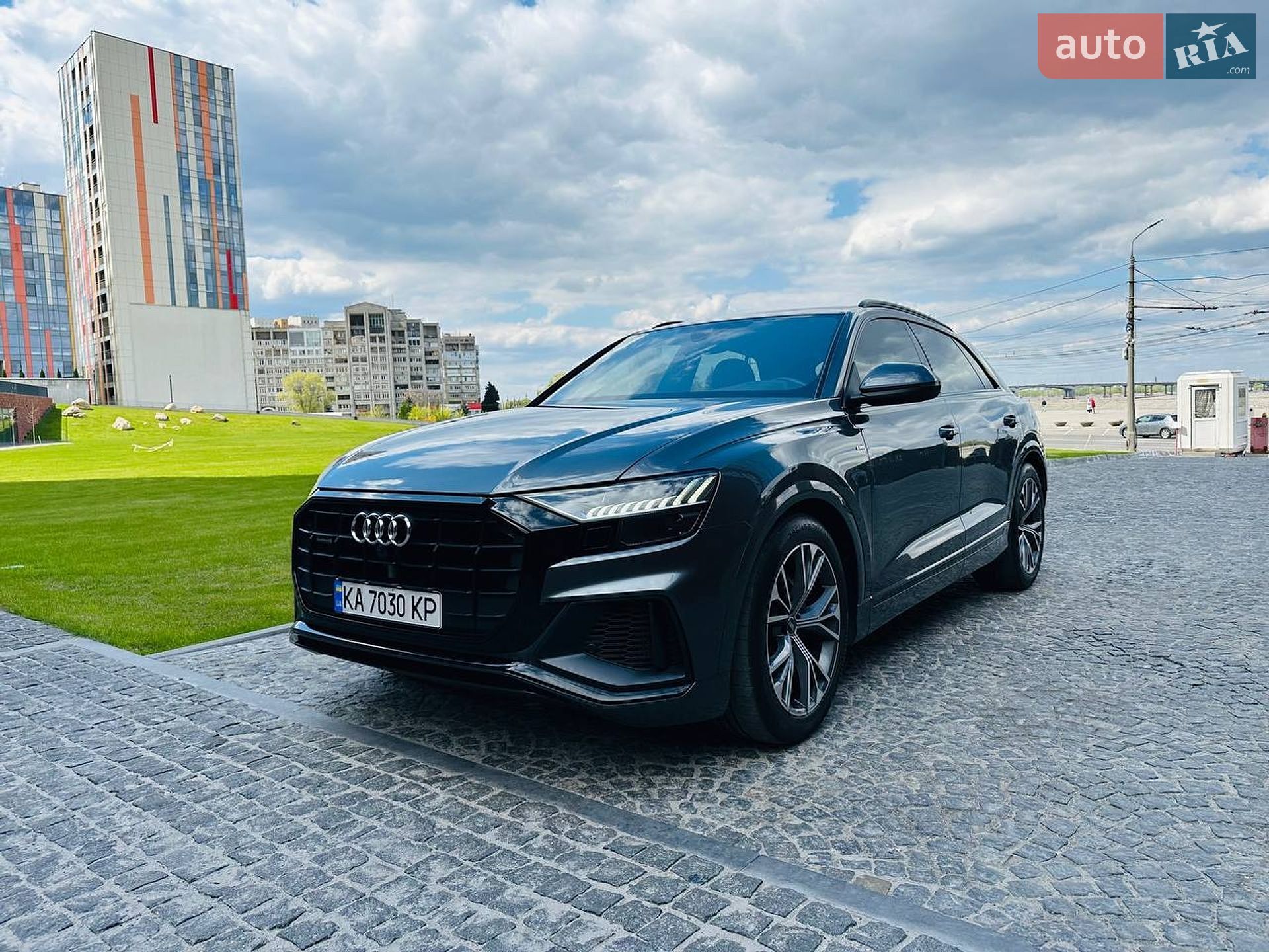 Audi Q8 2023 VIN WAUZZZF11PD035518 фото оголошення 11 з 56