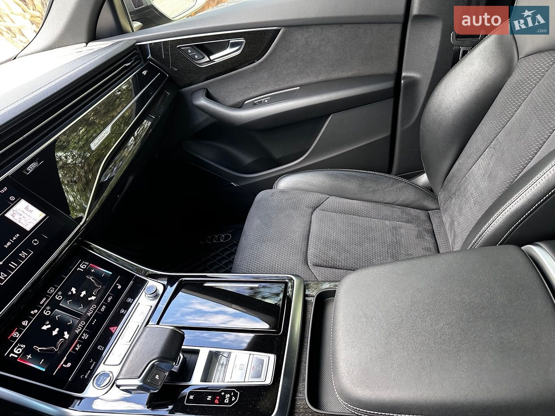 Audi Q8 2023 VIN WAUZZZF11PD035518 фото оголошення 30 з 56