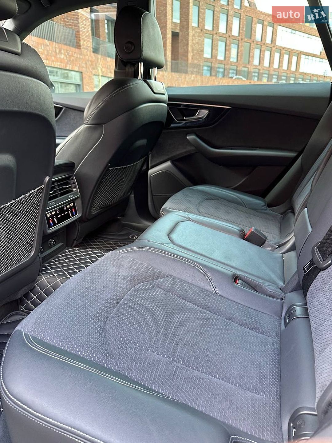Audi Q8 2023 VIN WAUZZZF11PD035518 фото оголошення 33 з 61