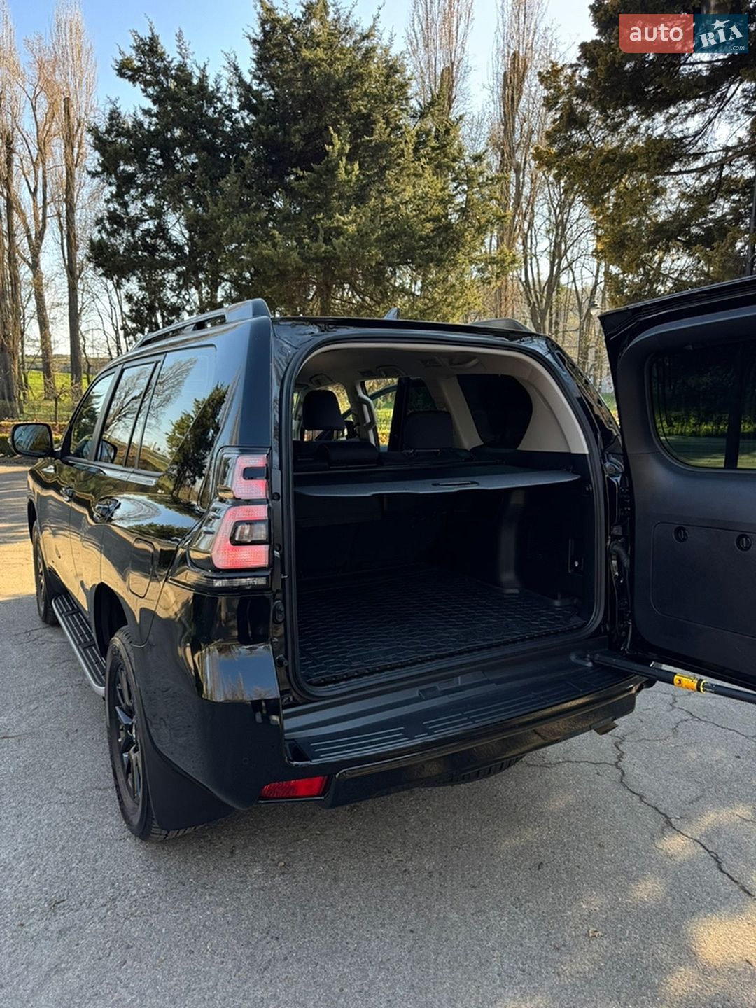 Toyota Land Cruiser Prado 2022 VIN JTEBR3FJ00K246322 фото оголошення 11 з 42