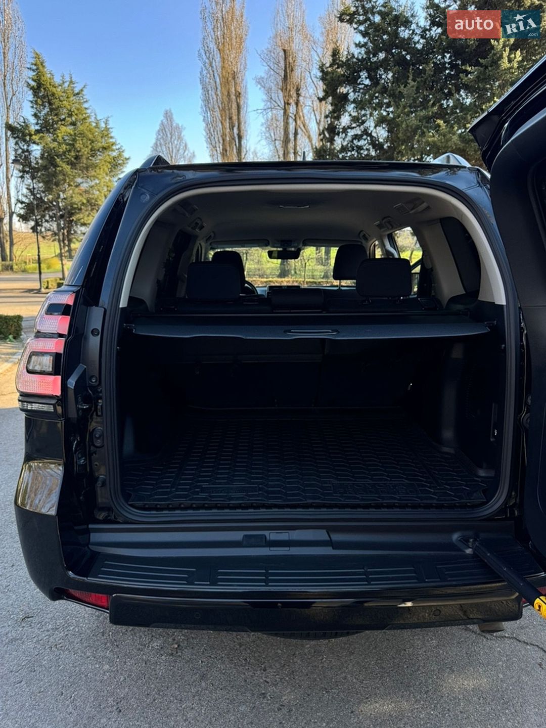 Toyota Land Cruiser Prado 2022 VIN JTEBR3FJ00K246322 фото оголошення 12 з 42