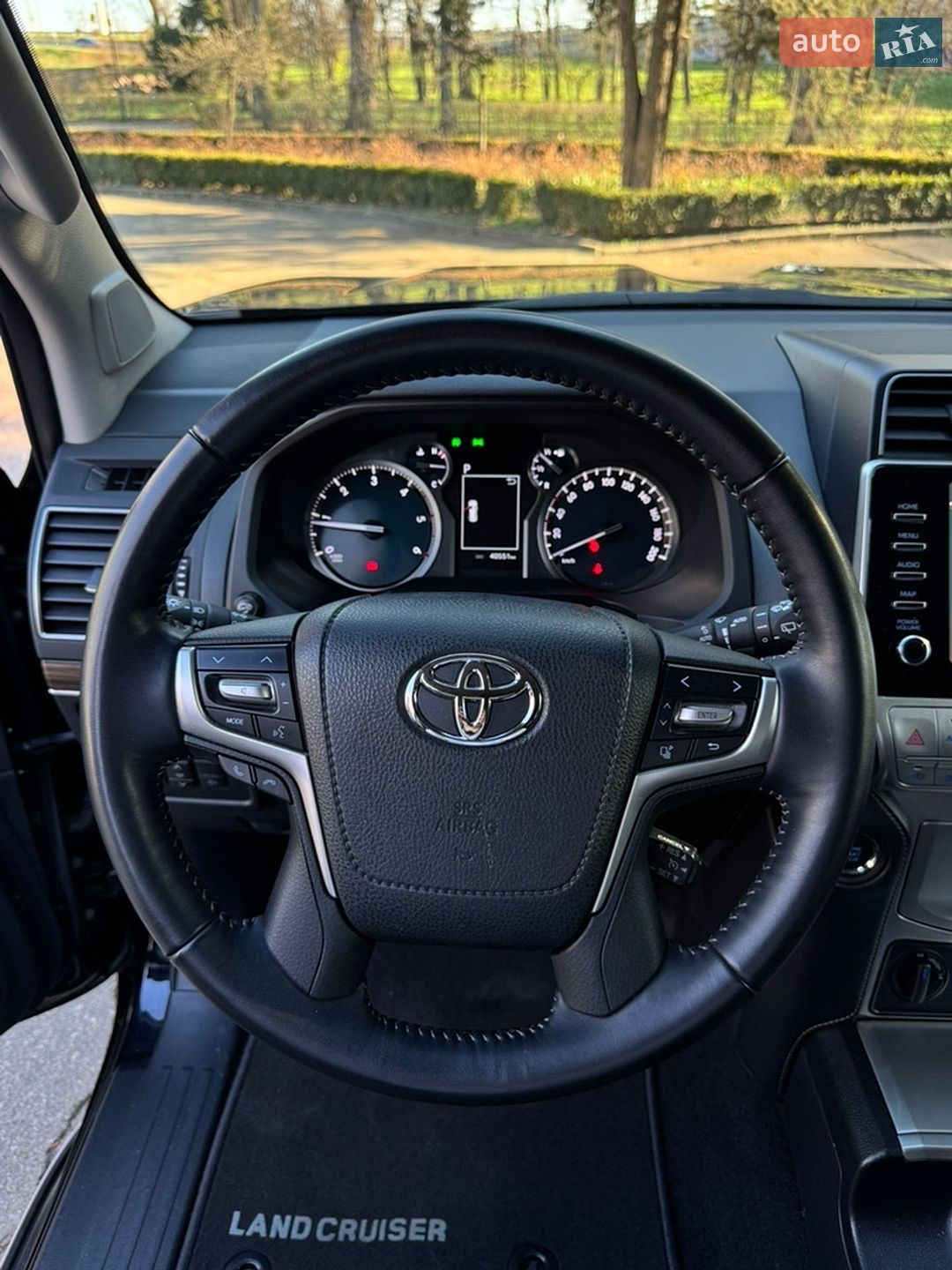 Toyota Land Cruiser Prado 2022 VIN JTEBR3FJ00K246322 фото оголошення 17 з 42