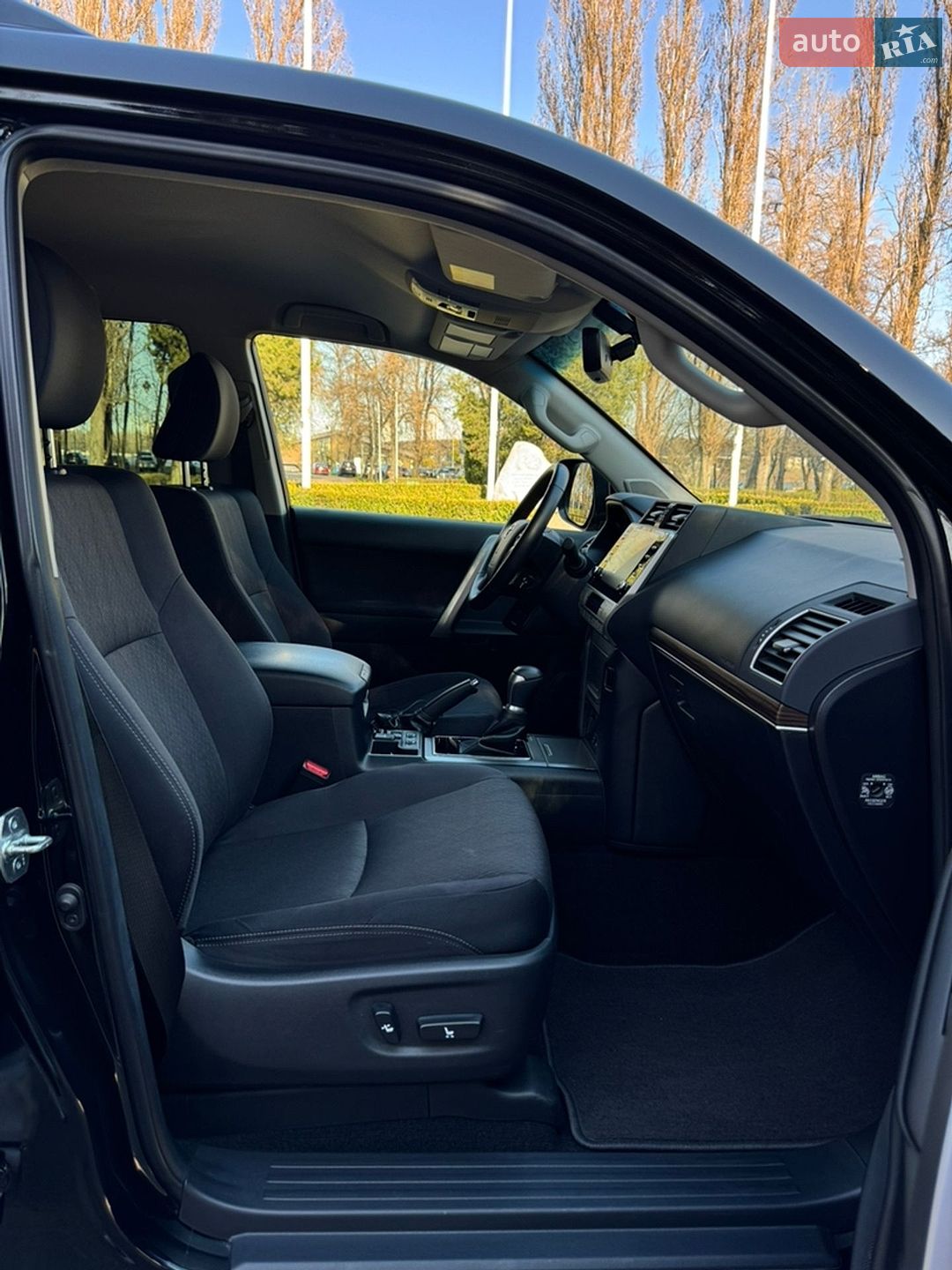 Toyota Land Cruiser Prado 2022 VIN JTEBR3FJ00K246322 фото оголошення 26 з 42