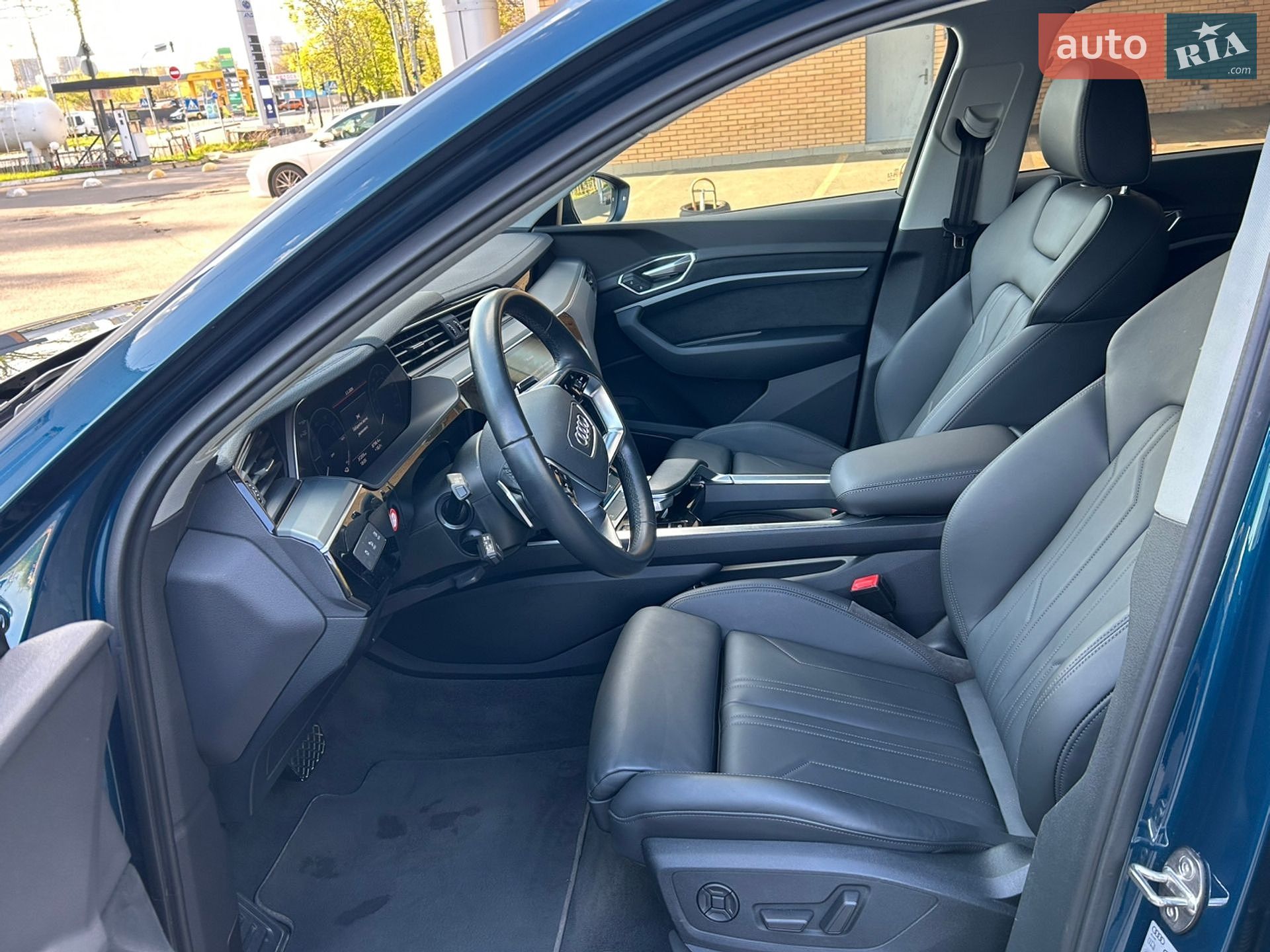 Audi e-tron 2022 VIN WAUZZZGE4PB012828 фото оголошення 5 з 14
