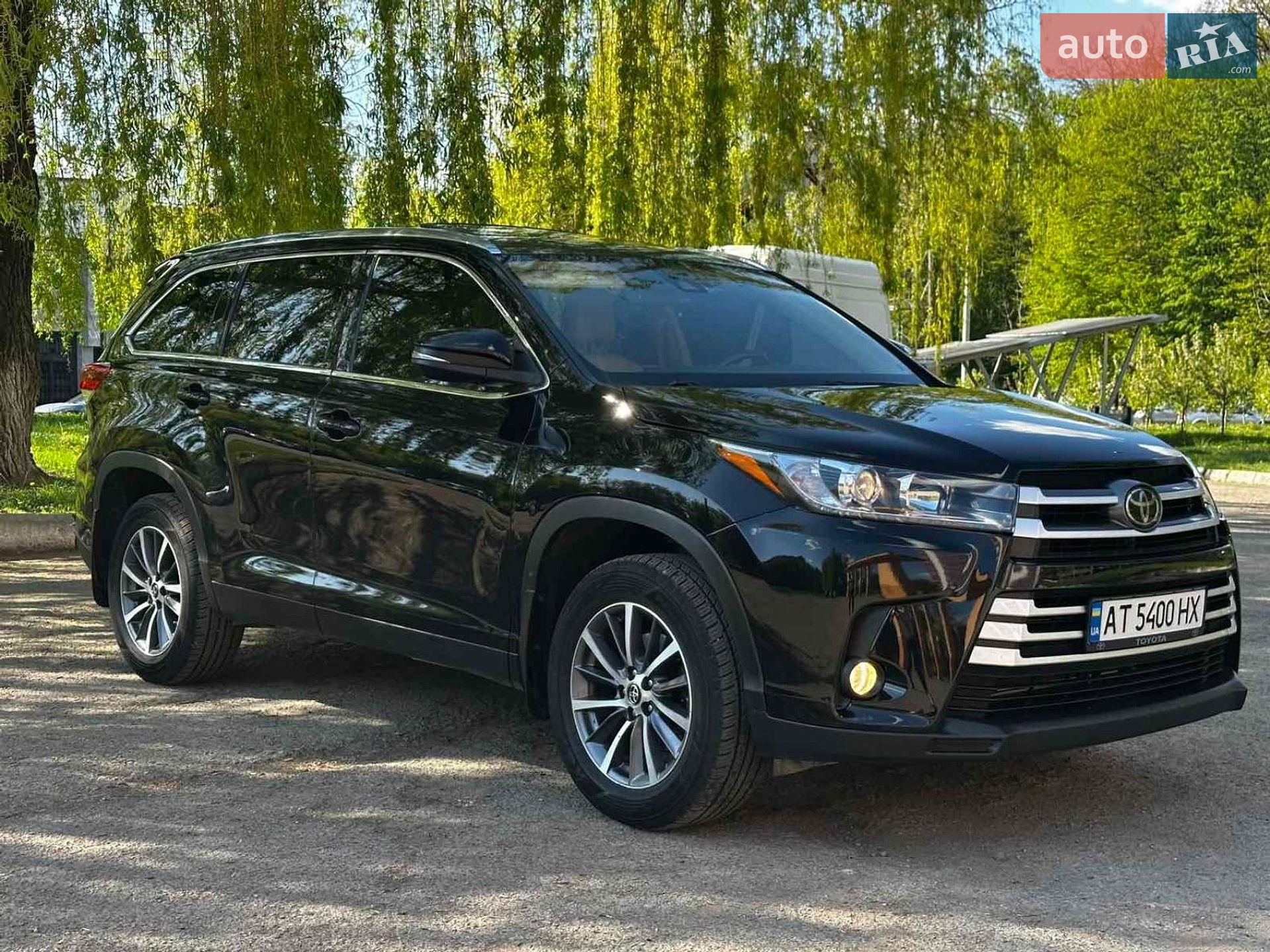 Toyota Highlander 2019 VIN 5TDJZRFH9KS587911 фото оголошення 6 з 45