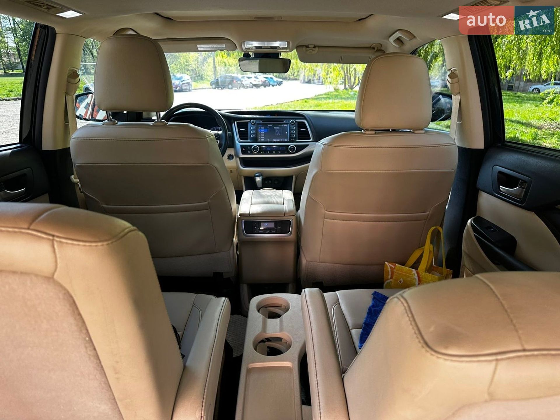 Toyota Highlander 2019 VIN 5TDJZRFH9KS587911 фото оголошення 10 з 45