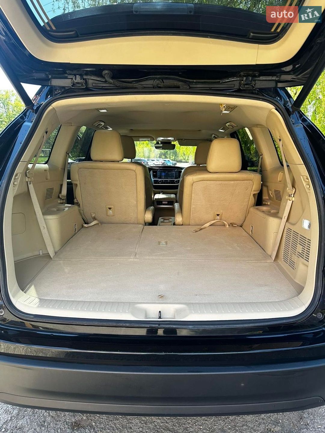 Toyota Highlander 2019 VIN 5TDJZRFH9KS587911 фото оголошення 13 з 45