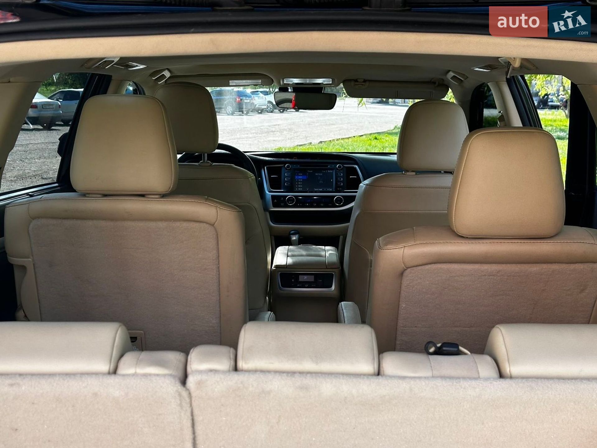 Toyota Highlander 2019 VIN 5TDJZRFH9KS587911 фото оголошення 18 з 45