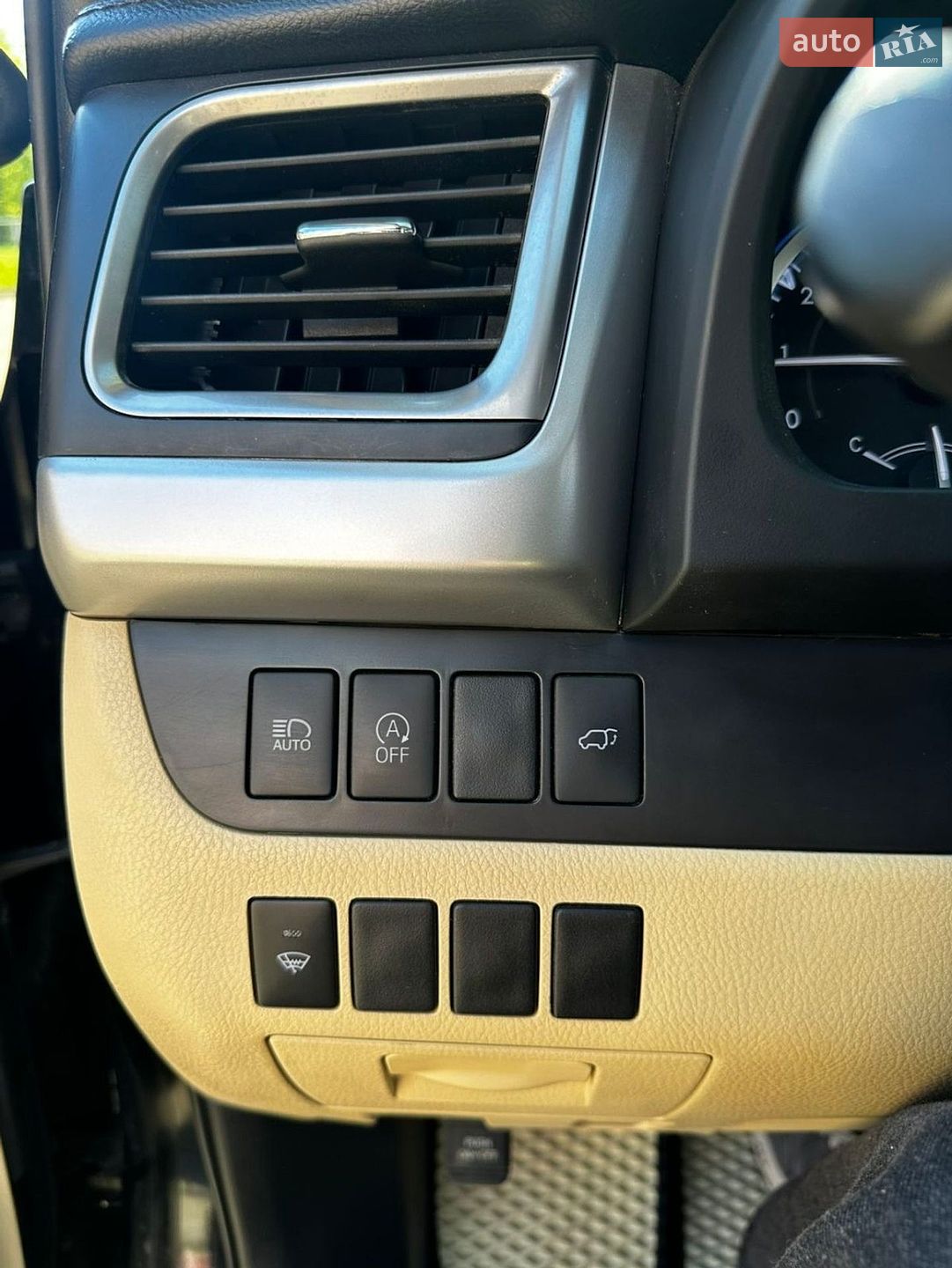 Toyota Highlander 2019 VIN 5TDJZRFH9KS587911 фото оголошення 26 з 45