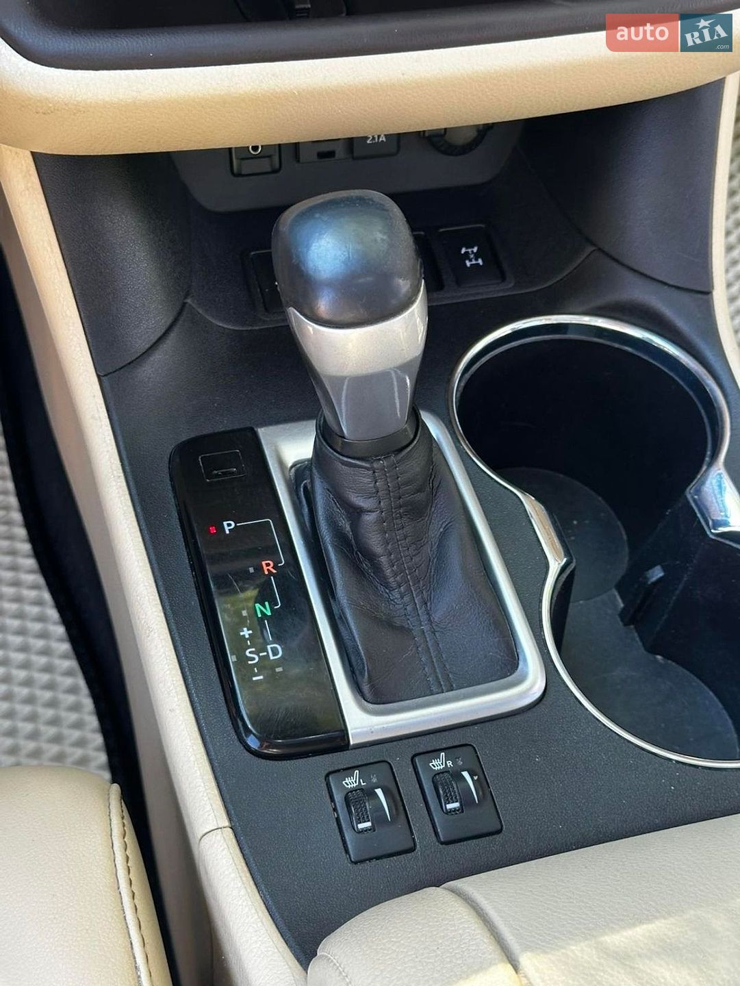 Toyota Highlander 2019 VIN 5TDJZRFH9KS587911 фото оголошення 27 з 45
