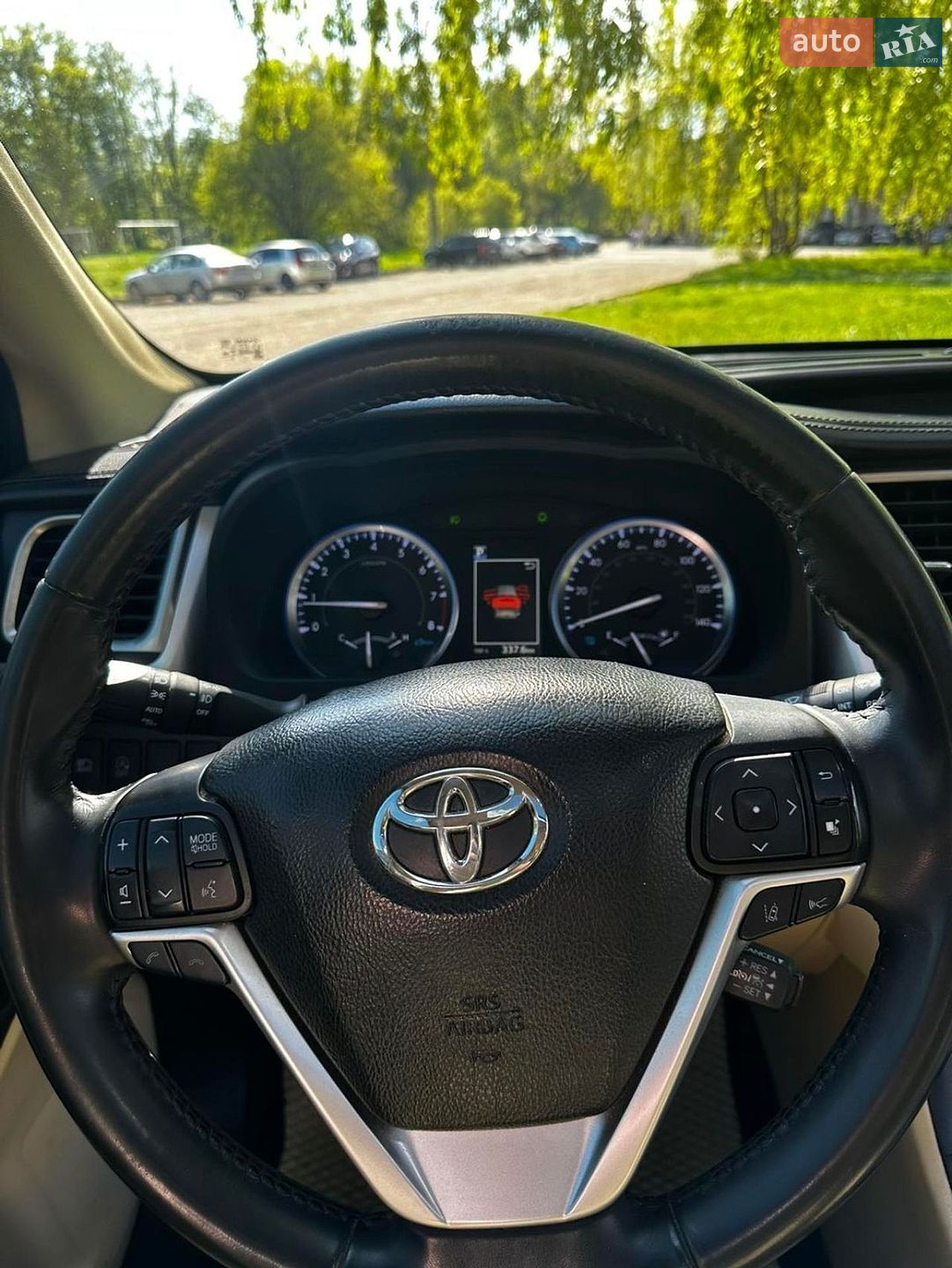 Toyota Highlander 2019 VIN 5TDJZRFH9KS587911 фото оголошення 31 з 45
