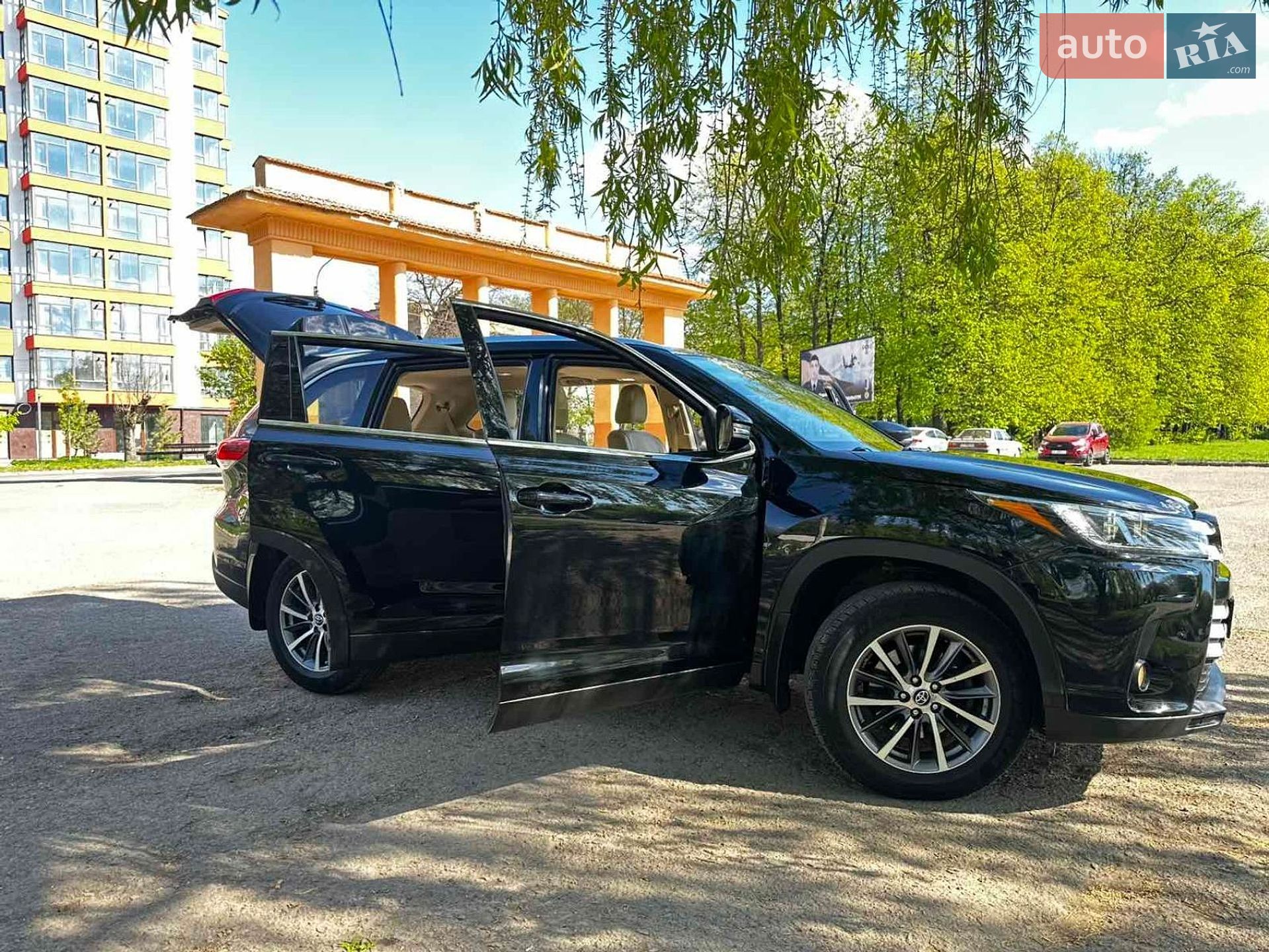 Toyota Highlander 2019 VIN 5TDJZRFH9KS587911 фото оголошення 41 з 45