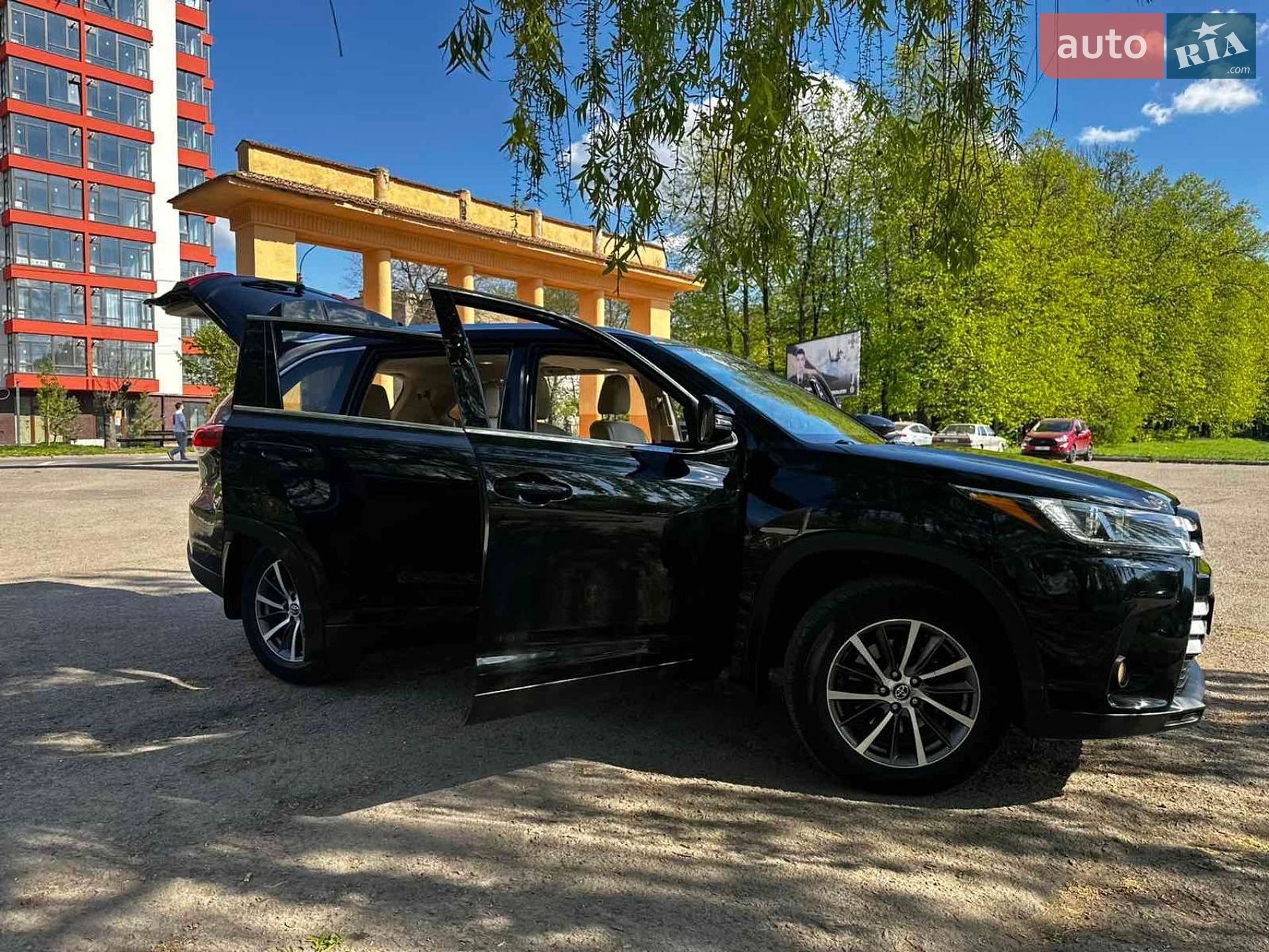 Toyota Highlander 2019 VIN 5TDJZRFH9KS587911 фото оголошення 43 з 45