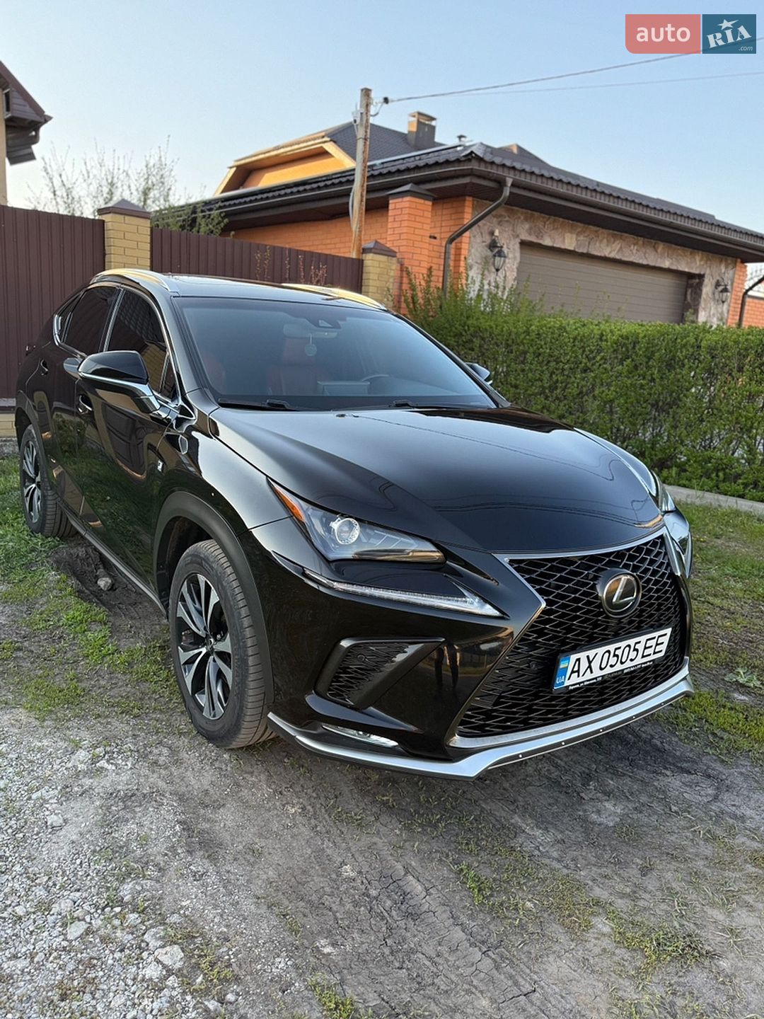 Lexus NX 2018 VIN JTJBARBZ3J2170572 фото оголошення 2 з 38